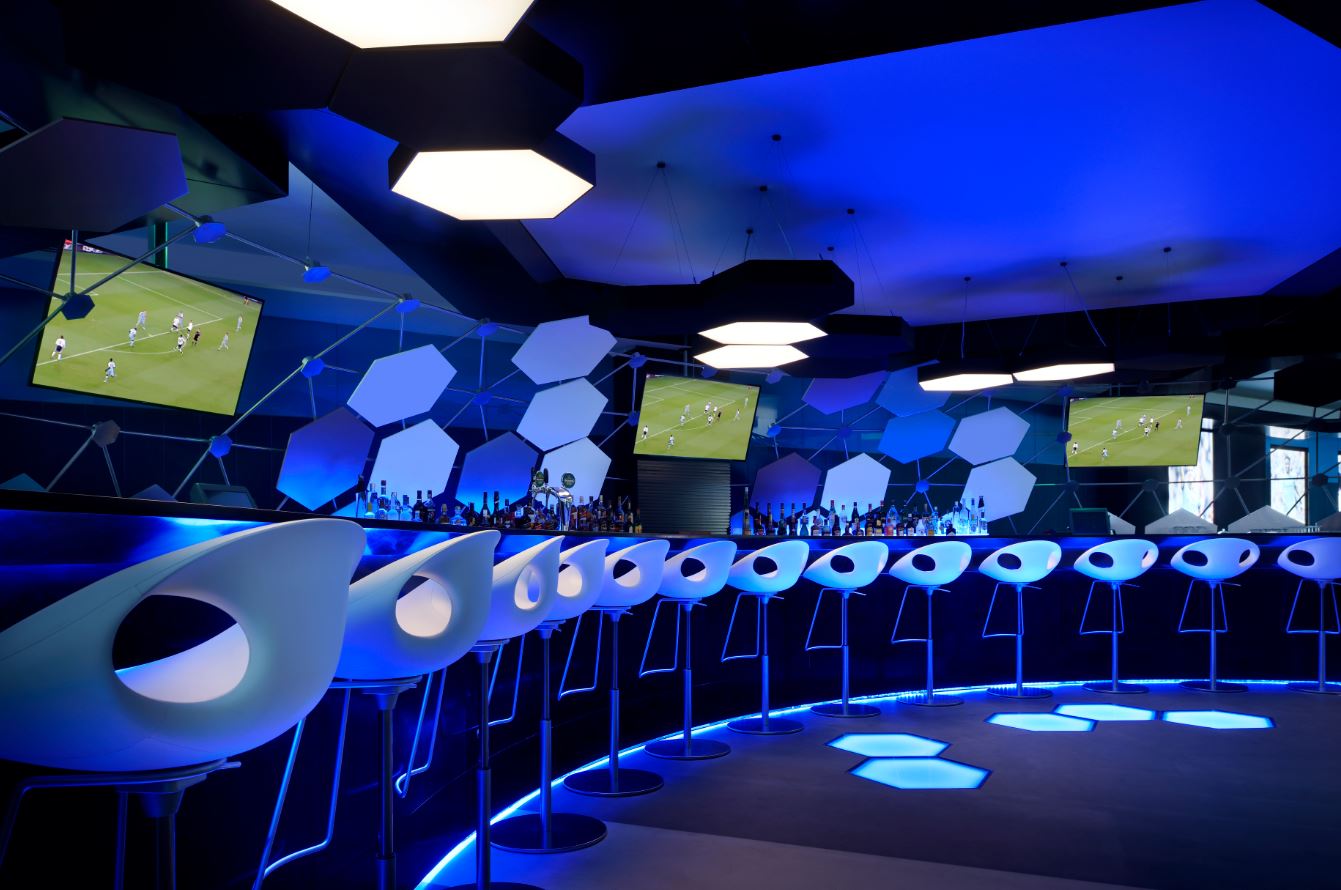 Blu Sky Lounge & Grill
