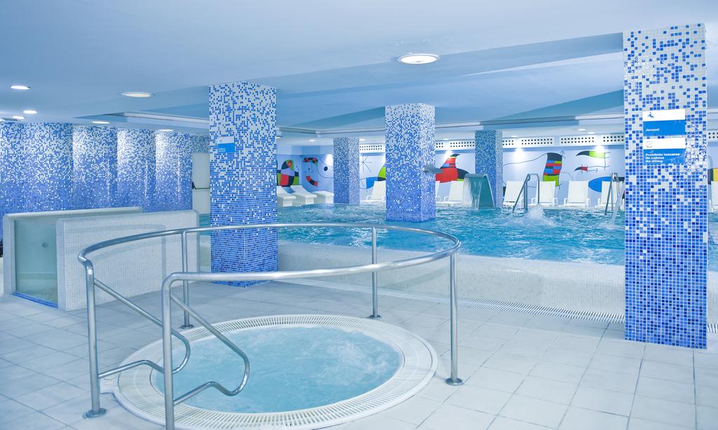 Piscină interioară