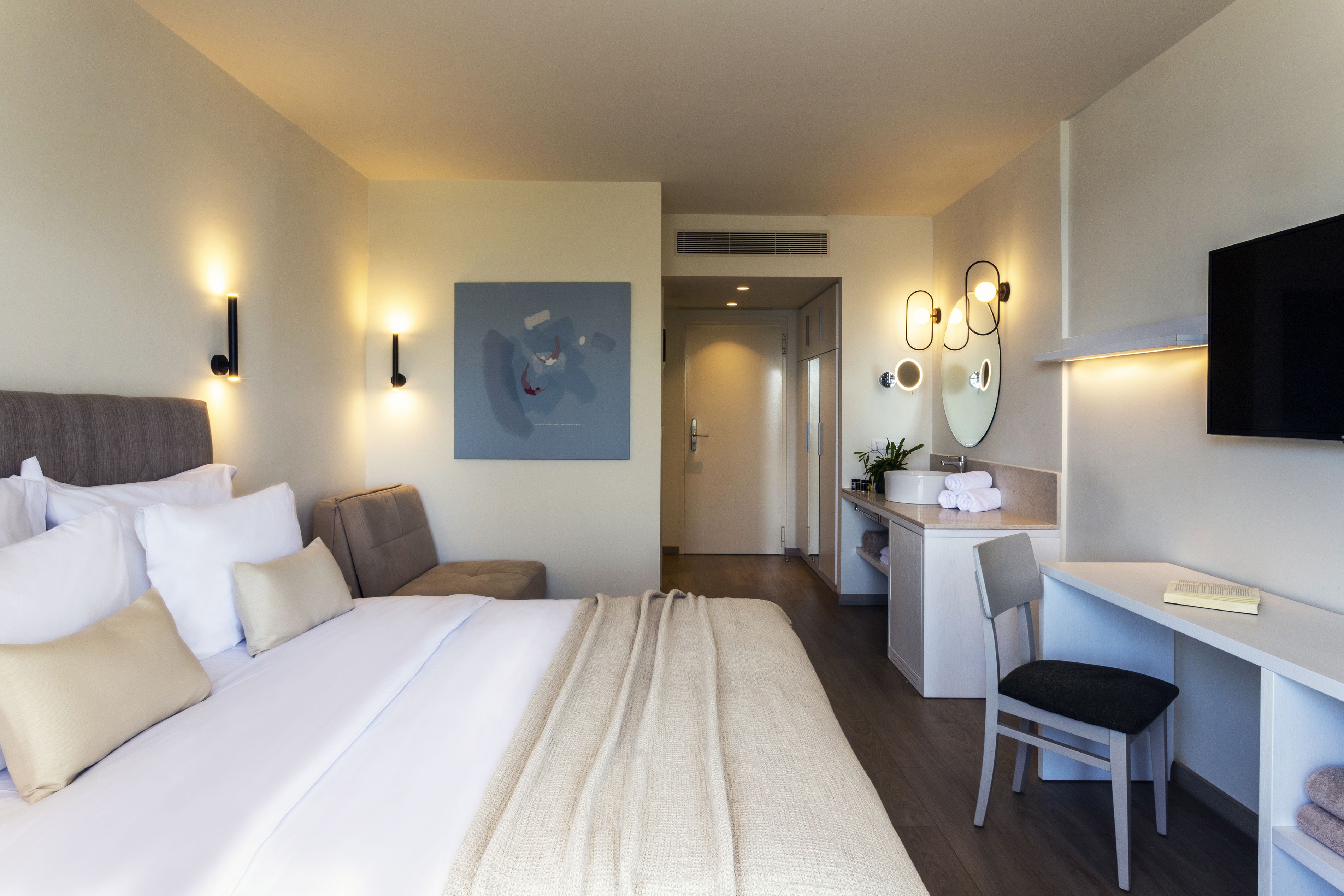 DELUXE CITY VIEW ROOM