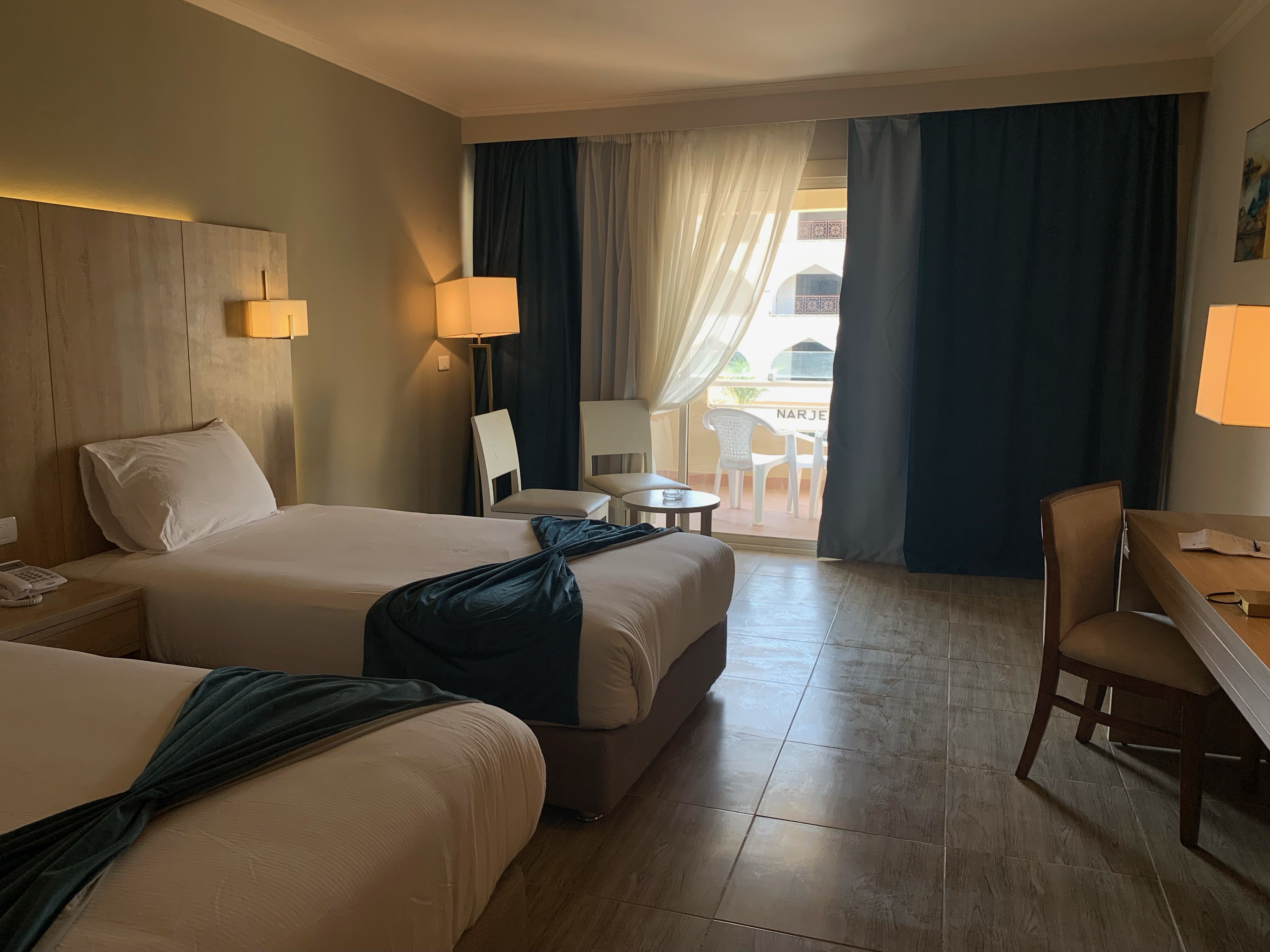 PROMO BACK VIEW ROOM 