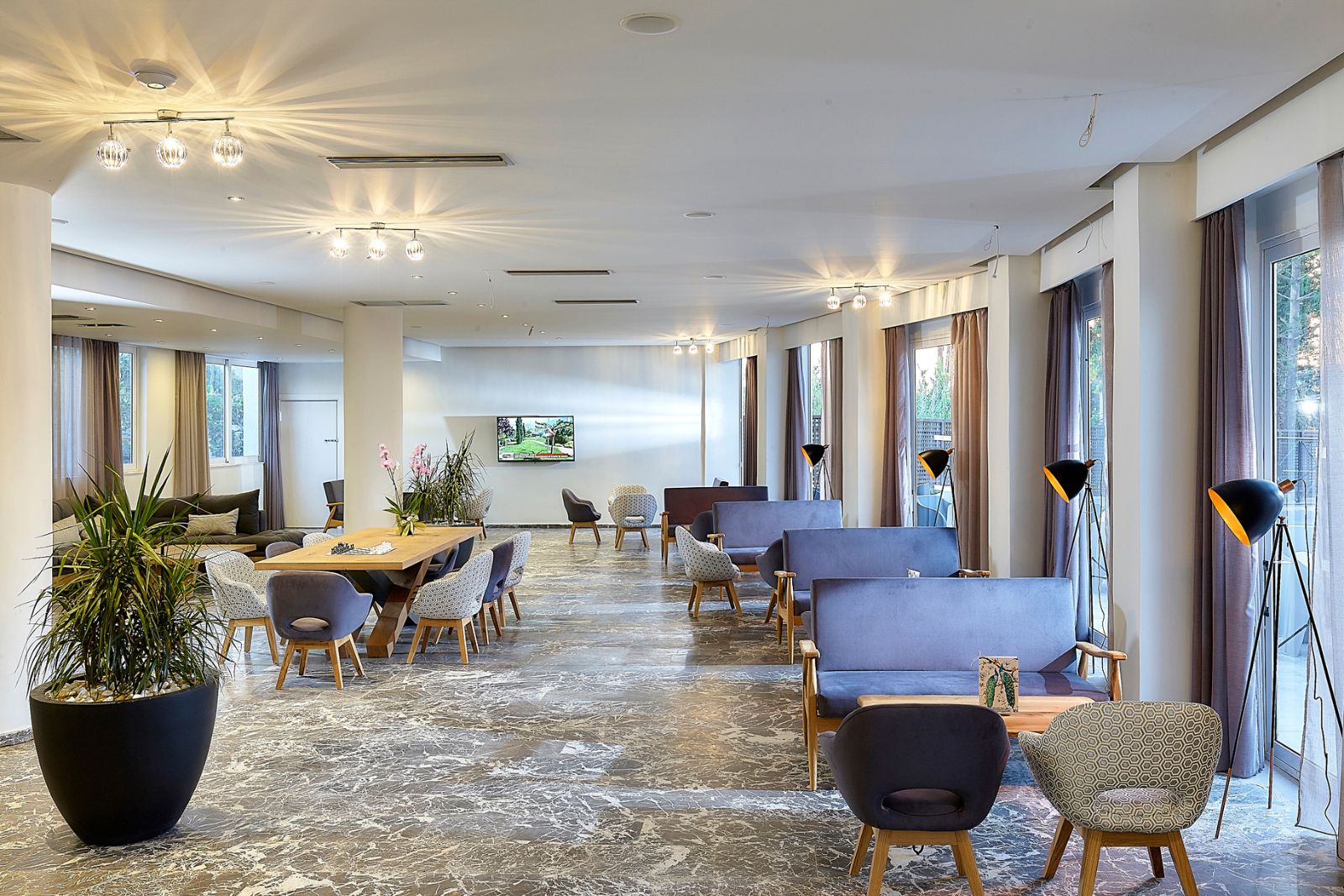 lobby bar
