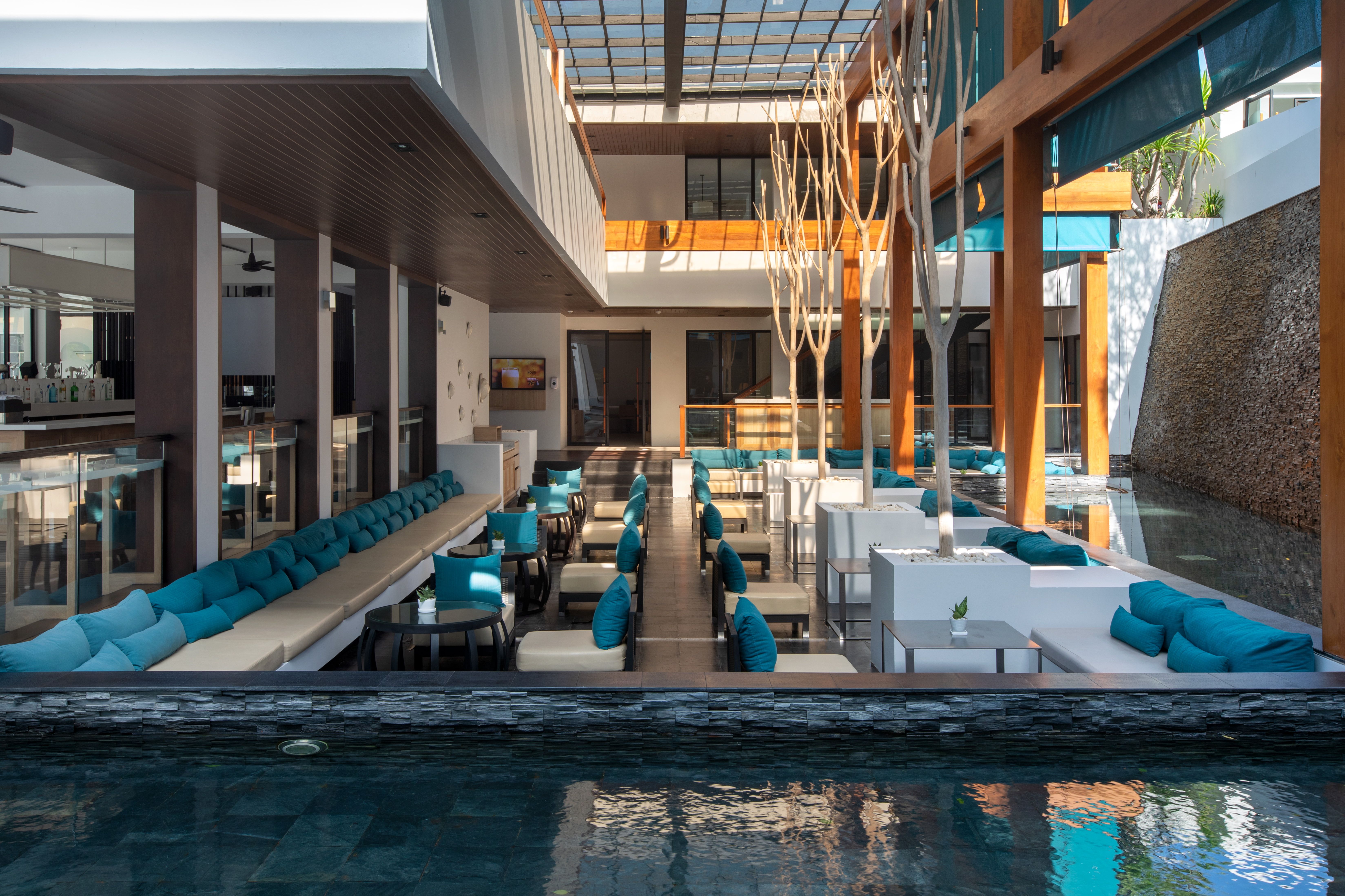 76 Dine Dinner Bar and Restaurant