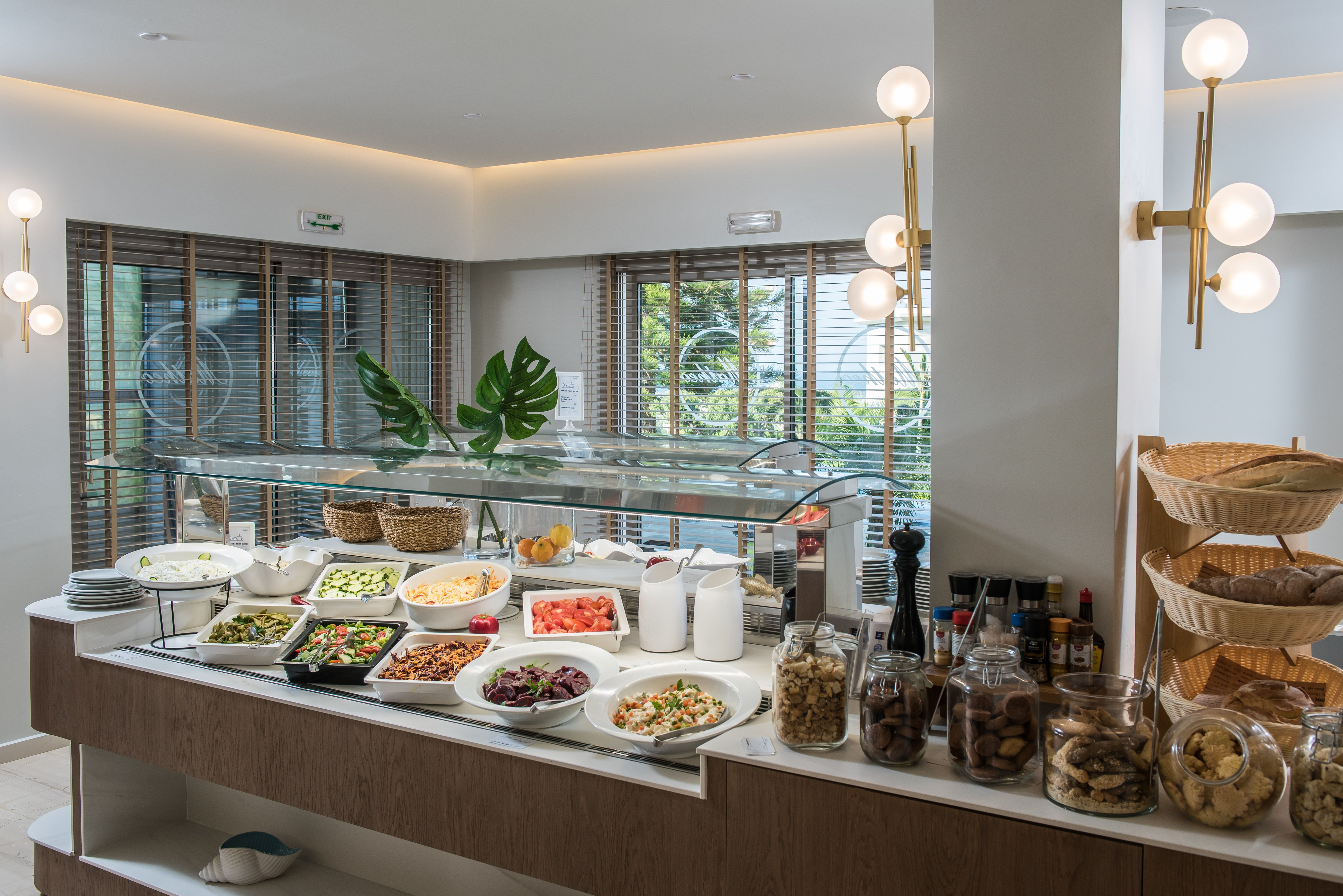 MAIN RESTAURANT& BAR
