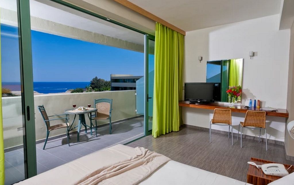Family 1 Bedroom Balcony or Terrace 