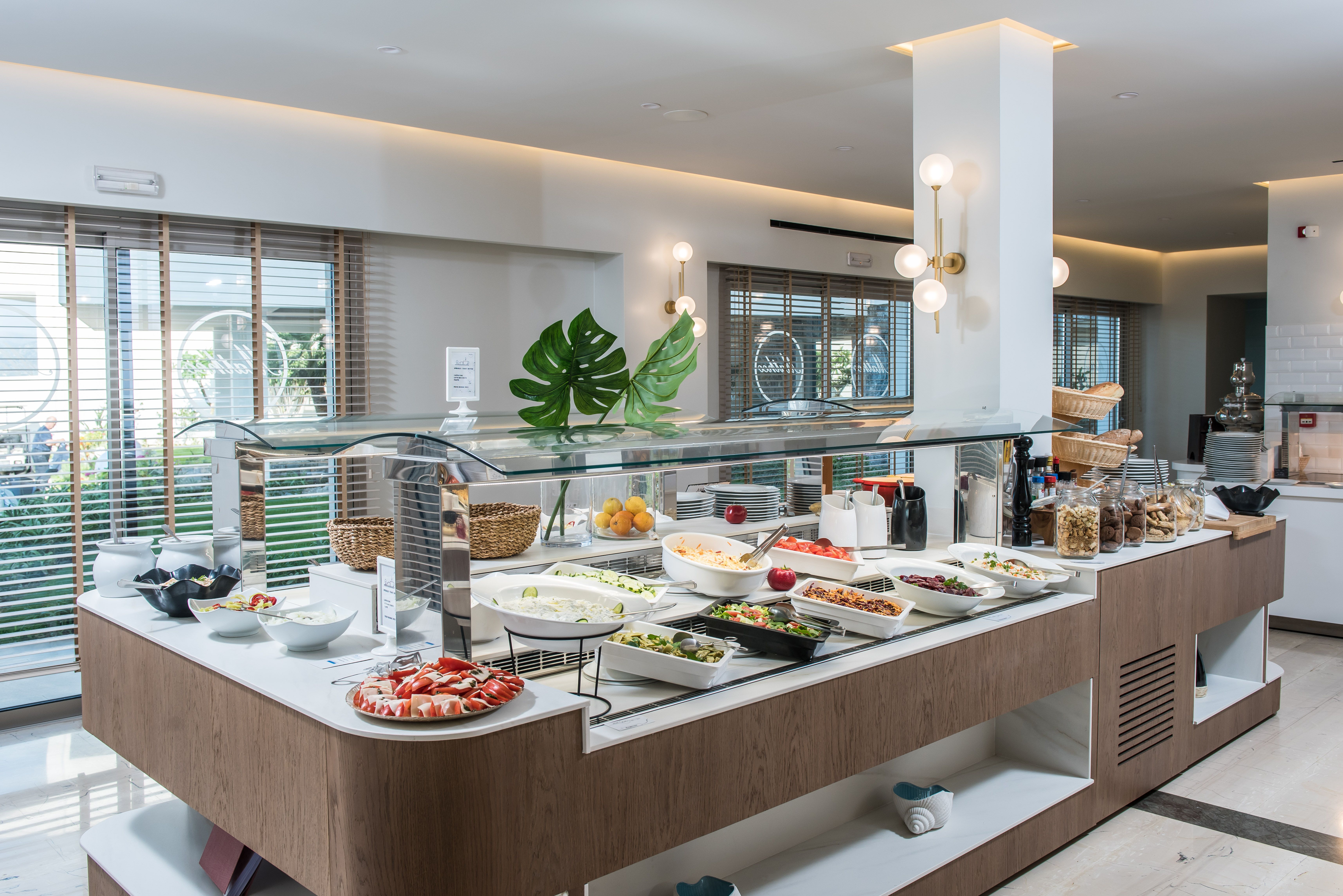 MAIN RESTAURANT& BAR