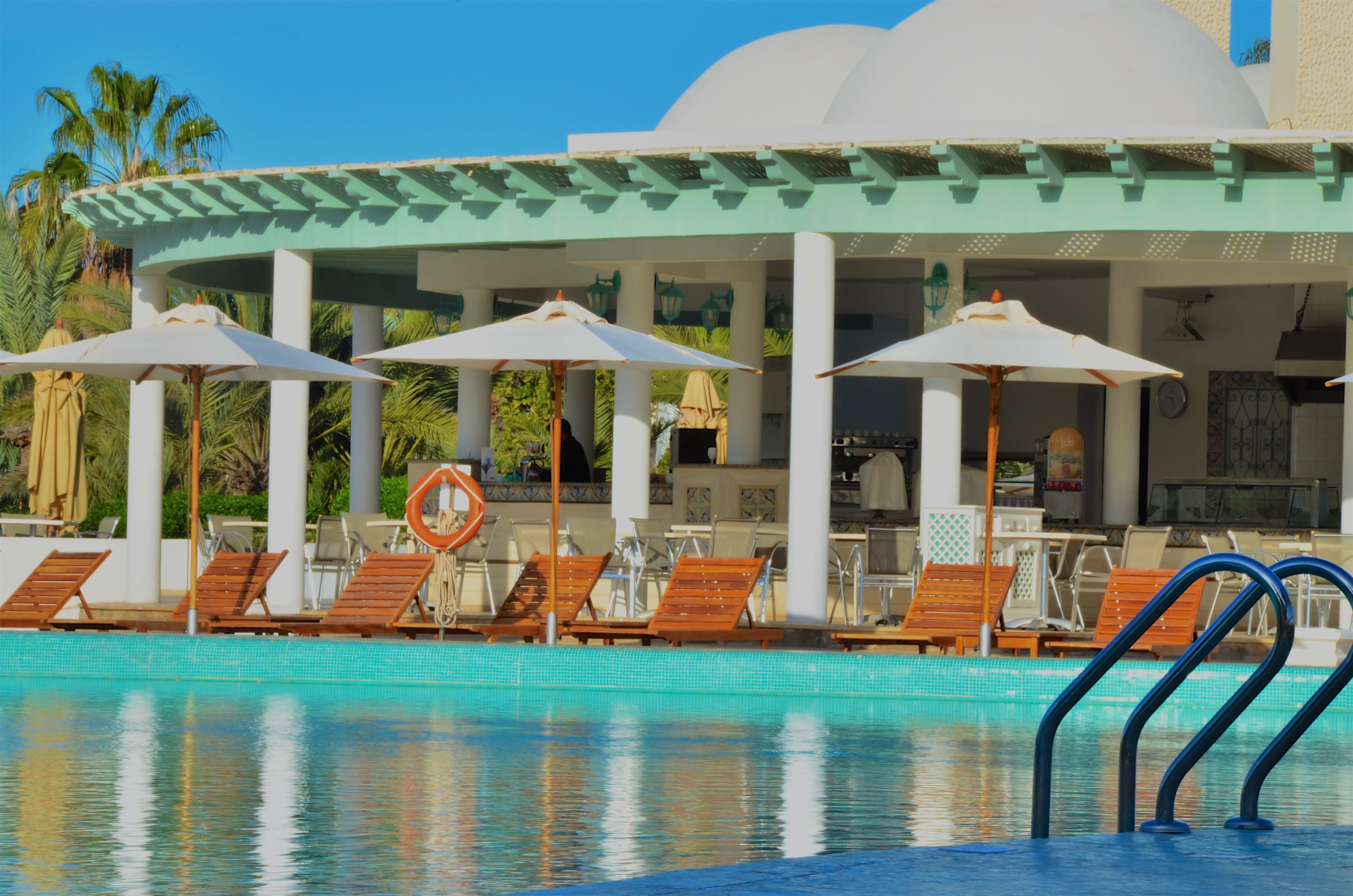 Pool Bar