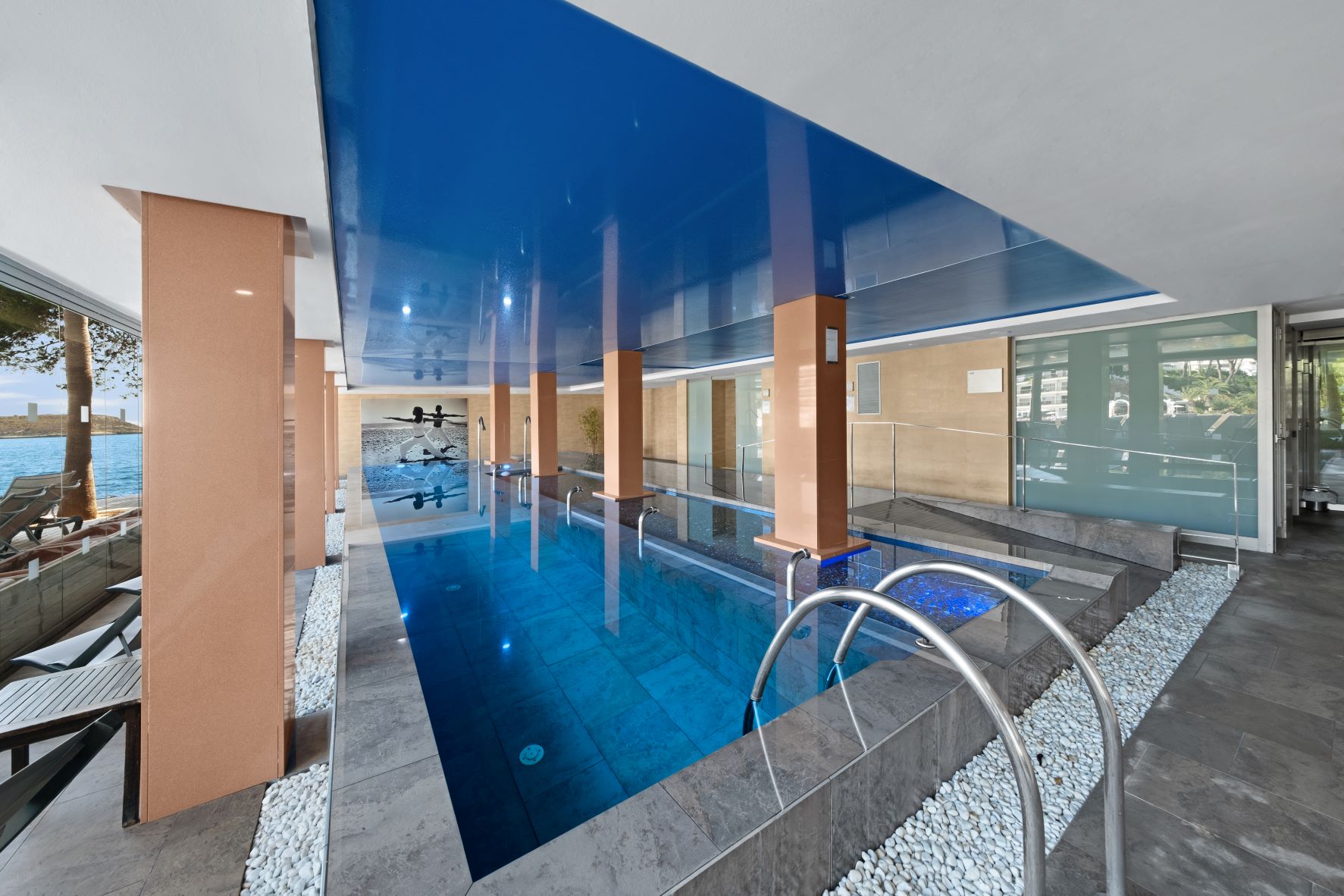 Piscină interioară