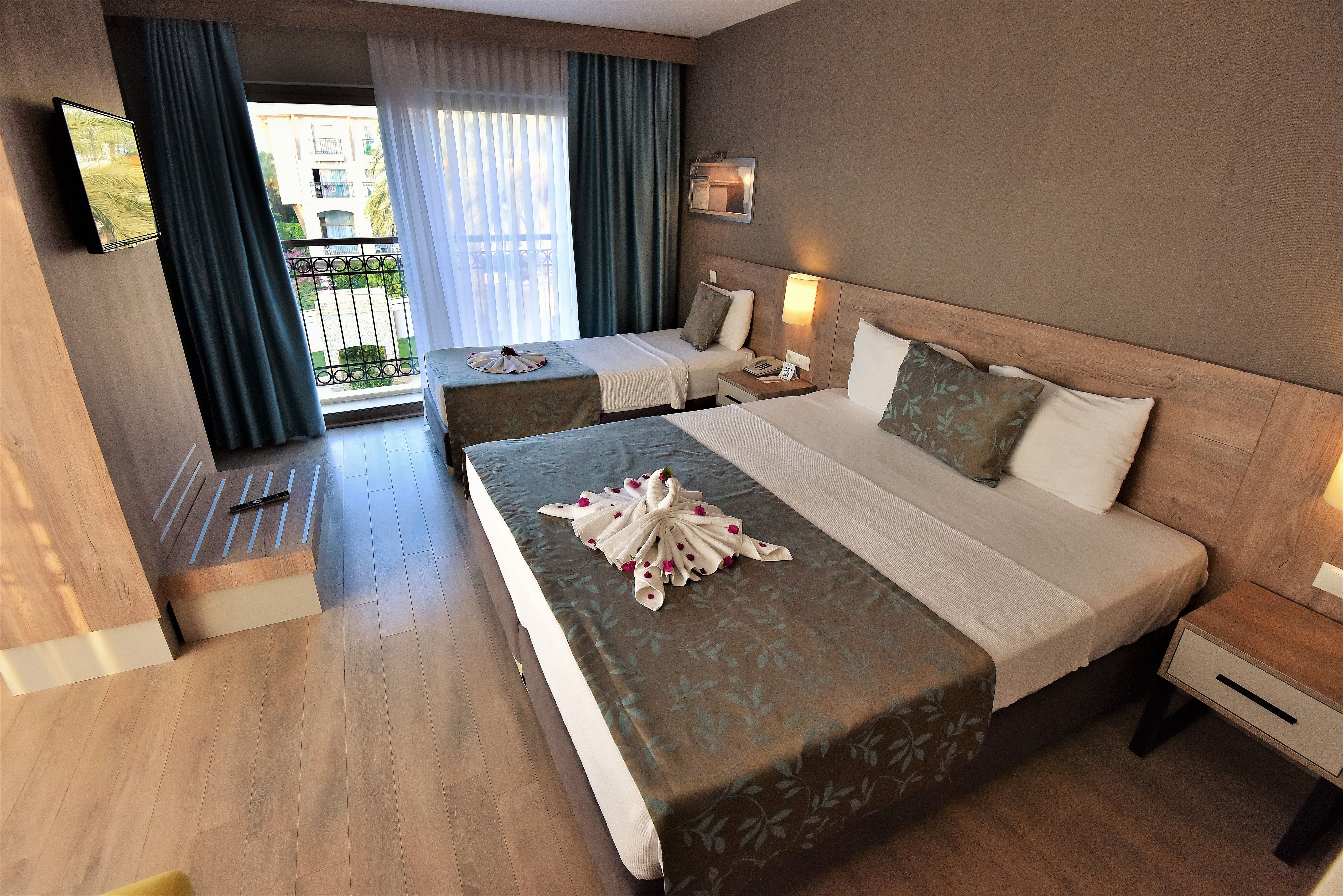 JUNIOR SUITE