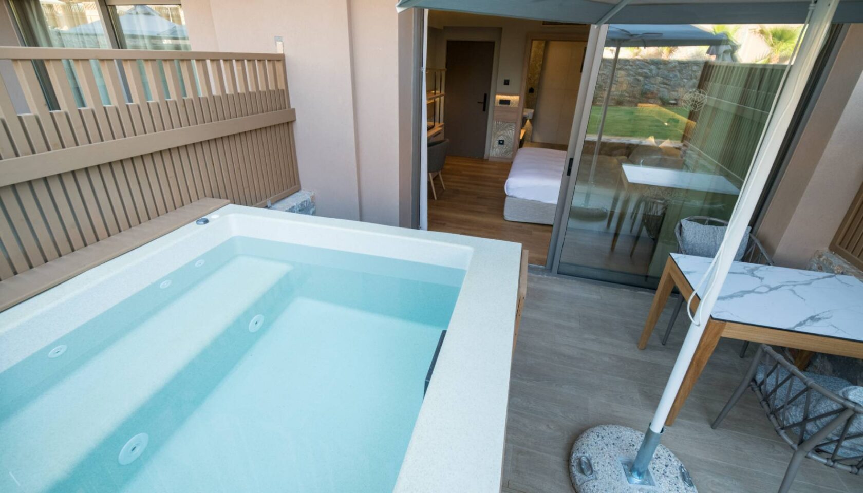 Classic Double Room Garden View with Outdoor Hot Tub
