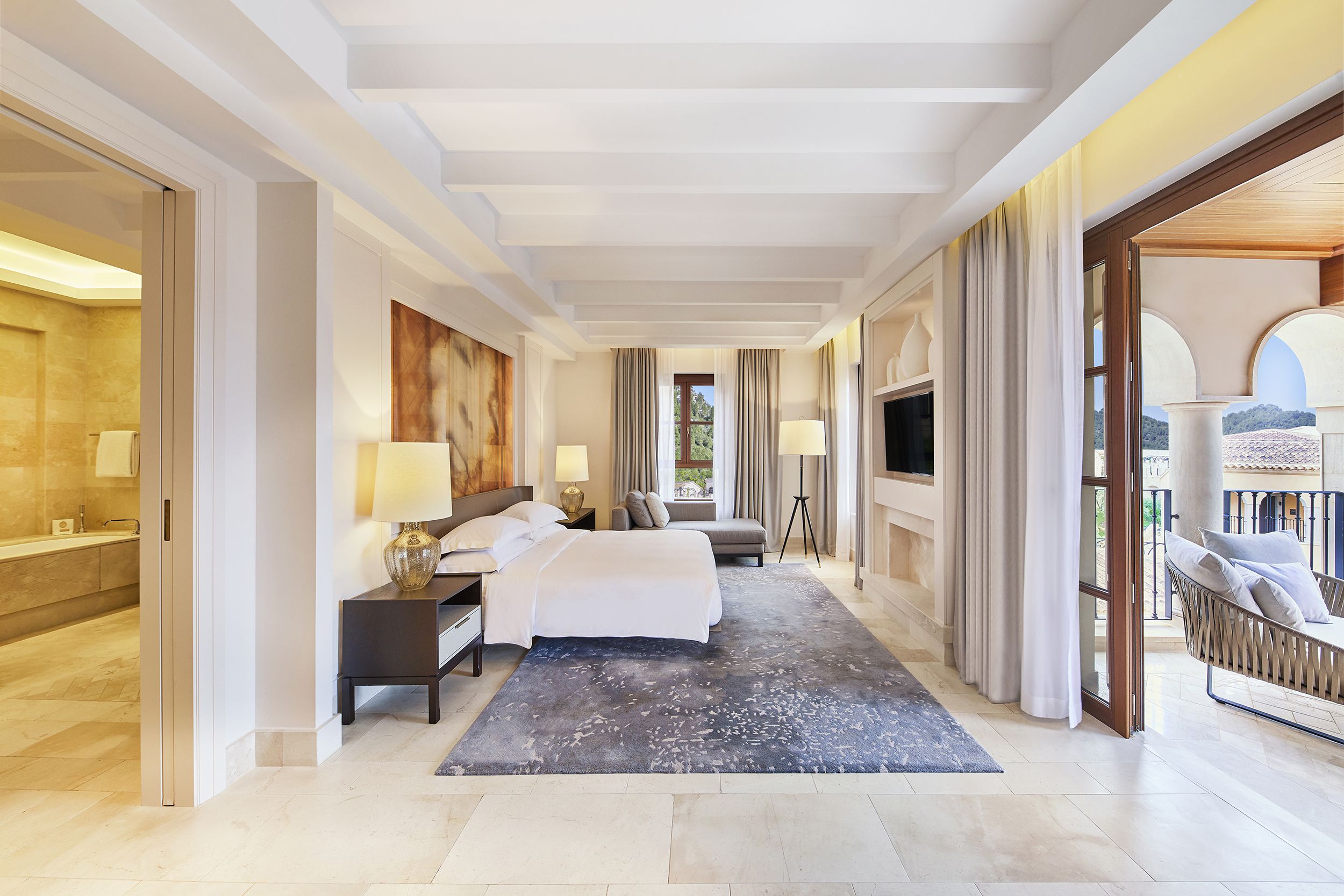 PRESIDENTIAL SUITE
