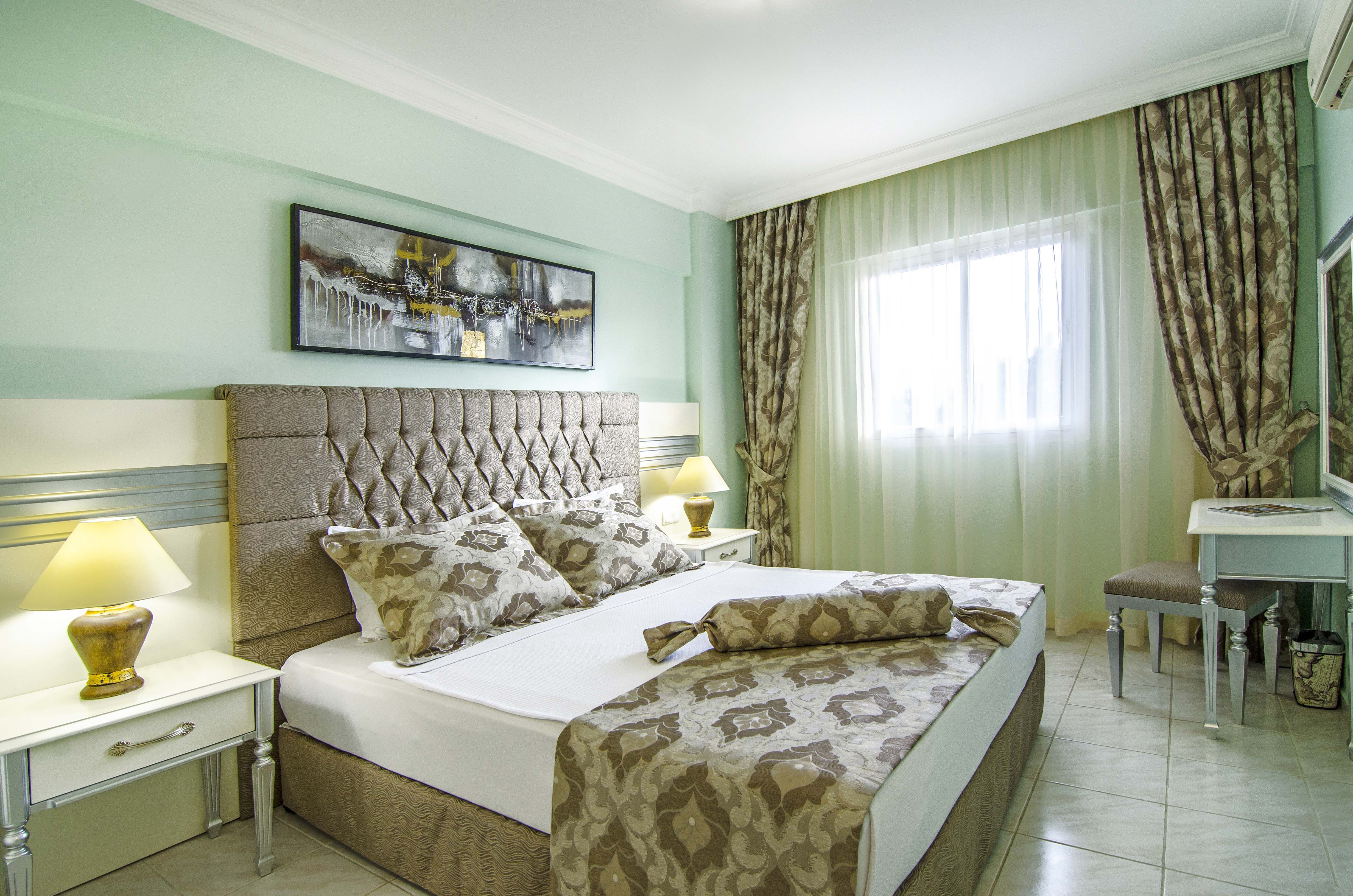SUITE ROOM