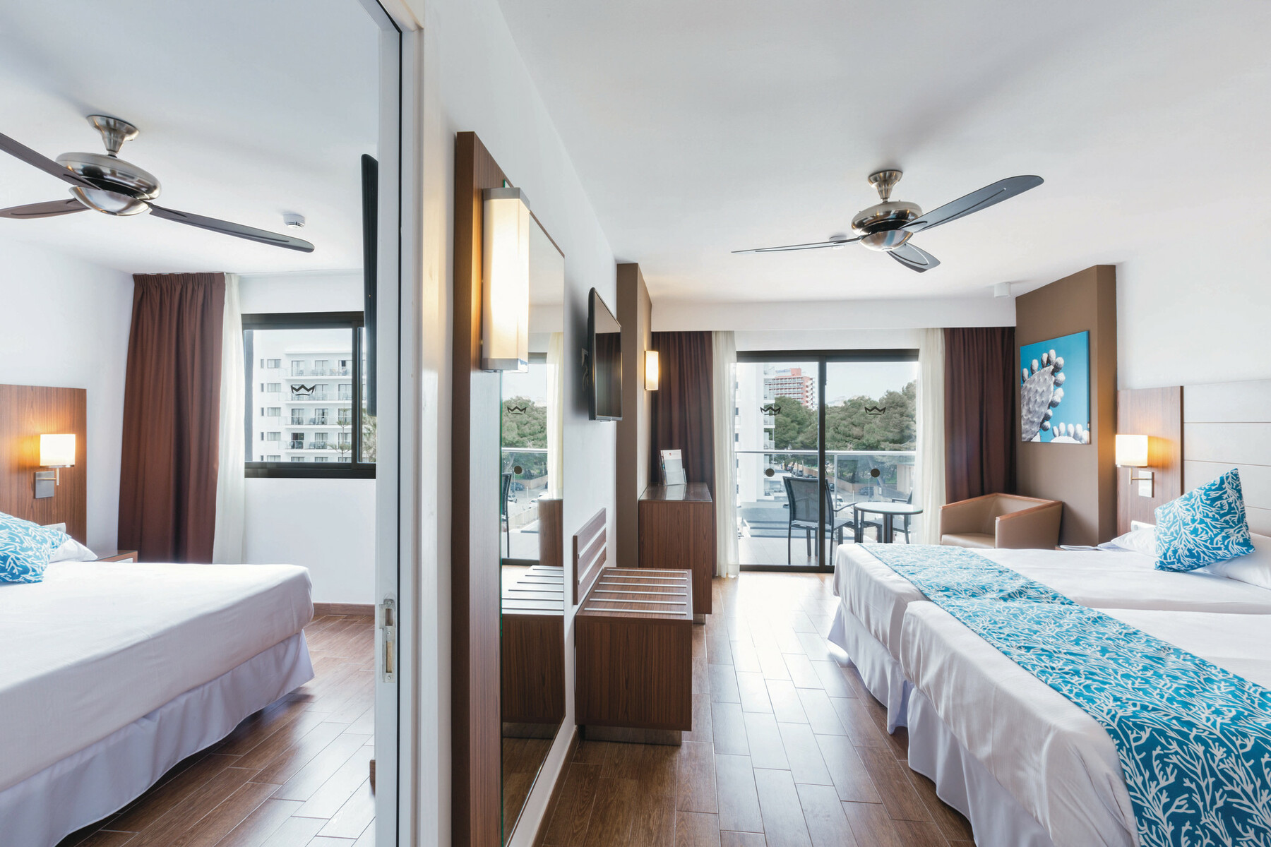 FAMILY ROOM 2 BEDROOMS BALCONY OR TERRACE