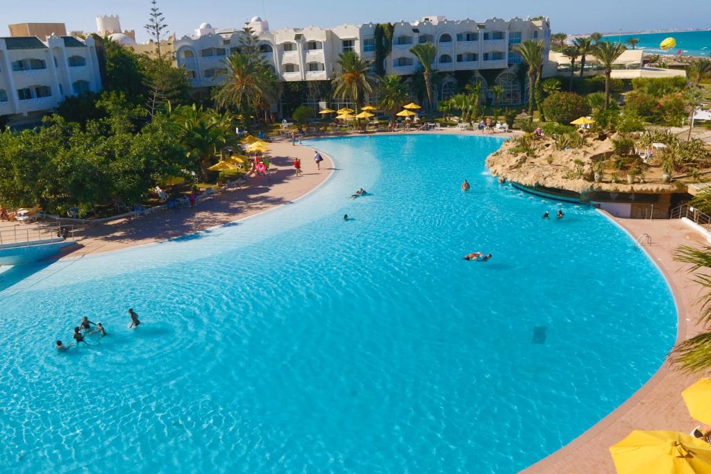 Piscina deschisă