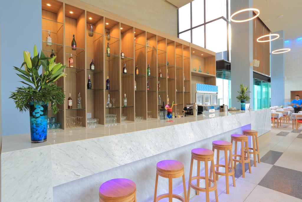 Twin Palm Bar