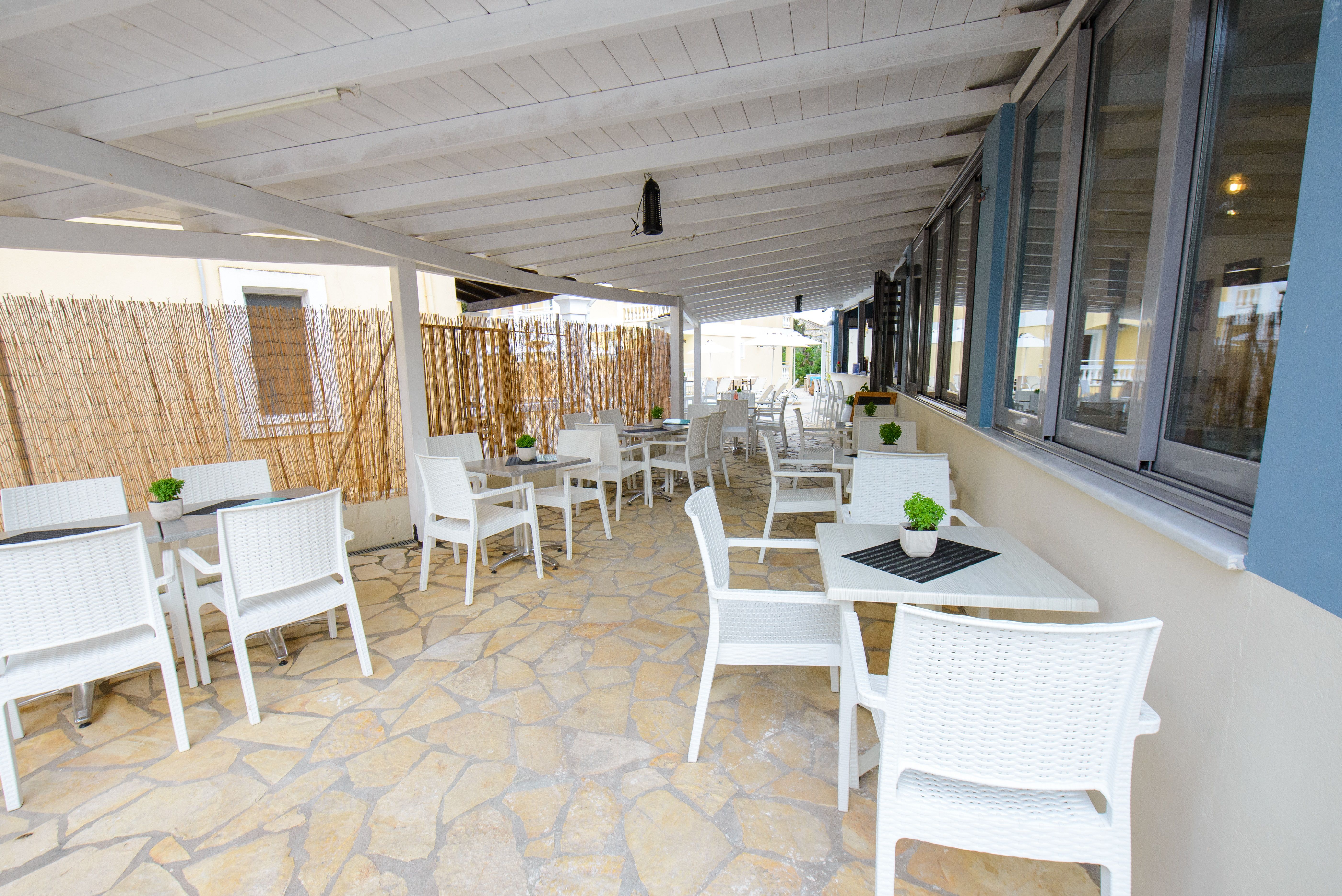 MAIN RESTAURANT 