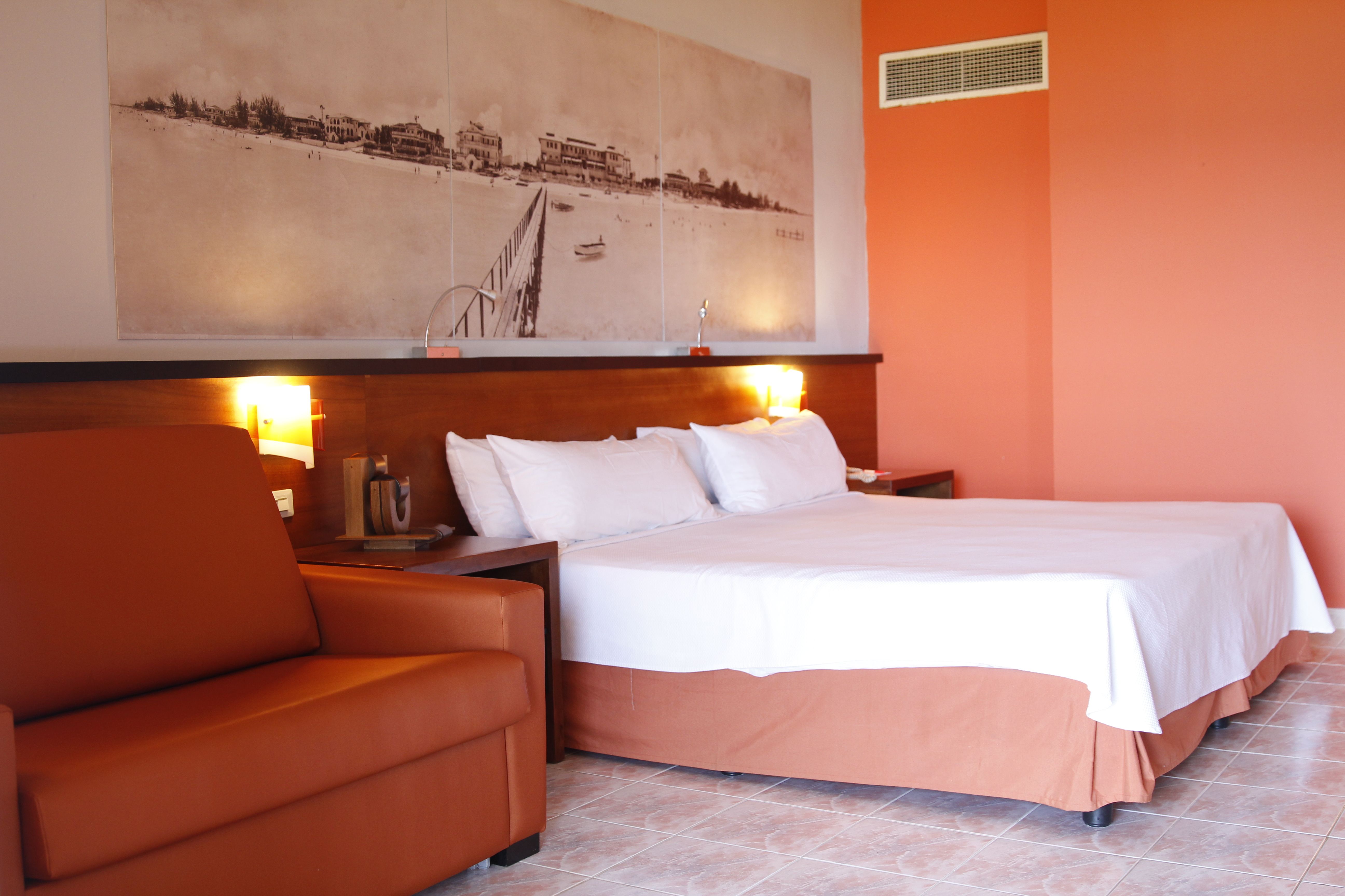 SUPERIOR ROOM