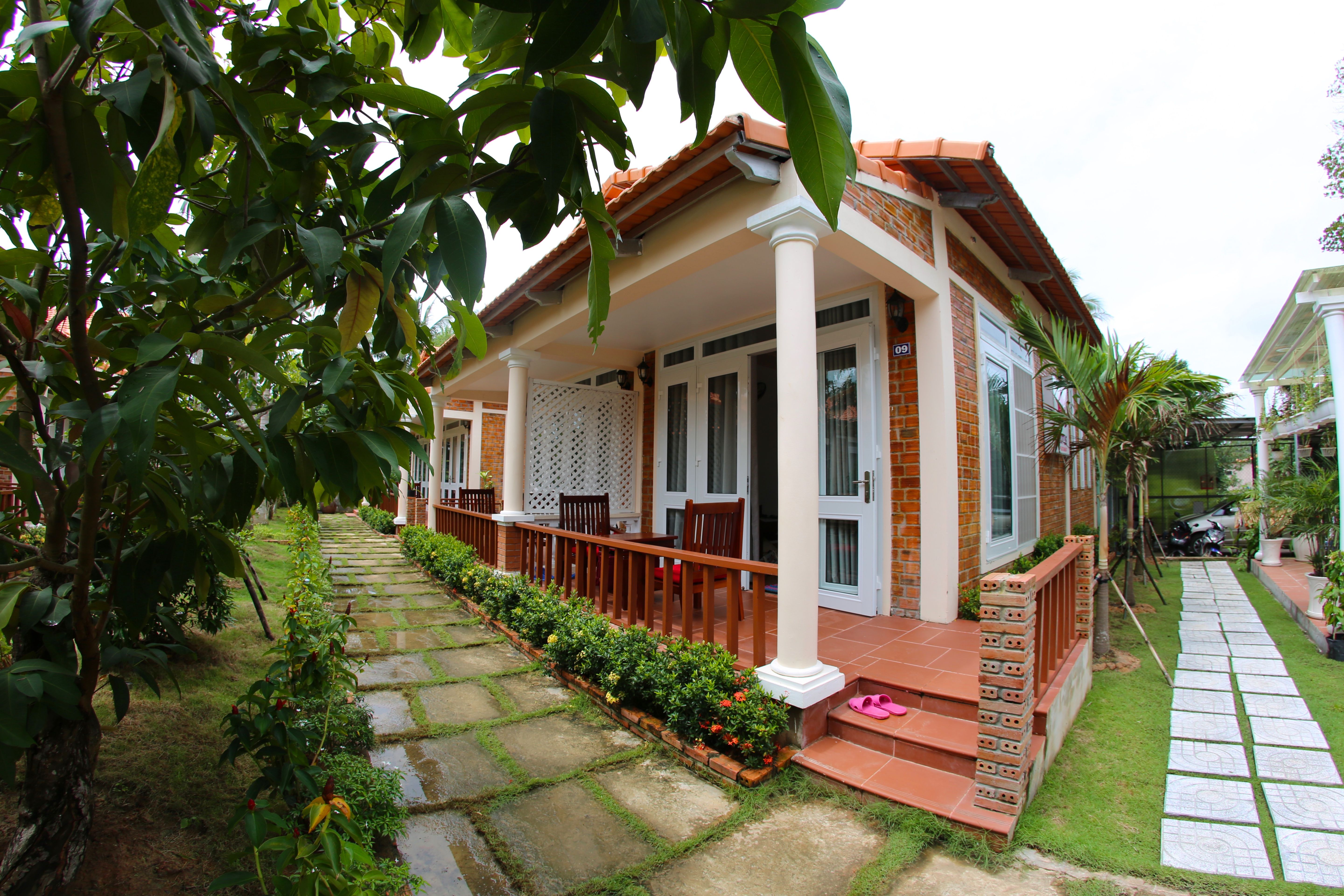ONE BEDROOM APARTMENT