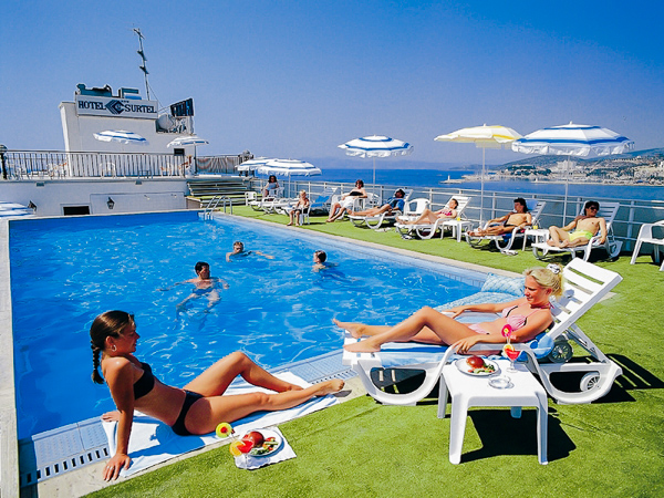 Kusadasi, Hotel Surtel, piscina exterioara.jpg