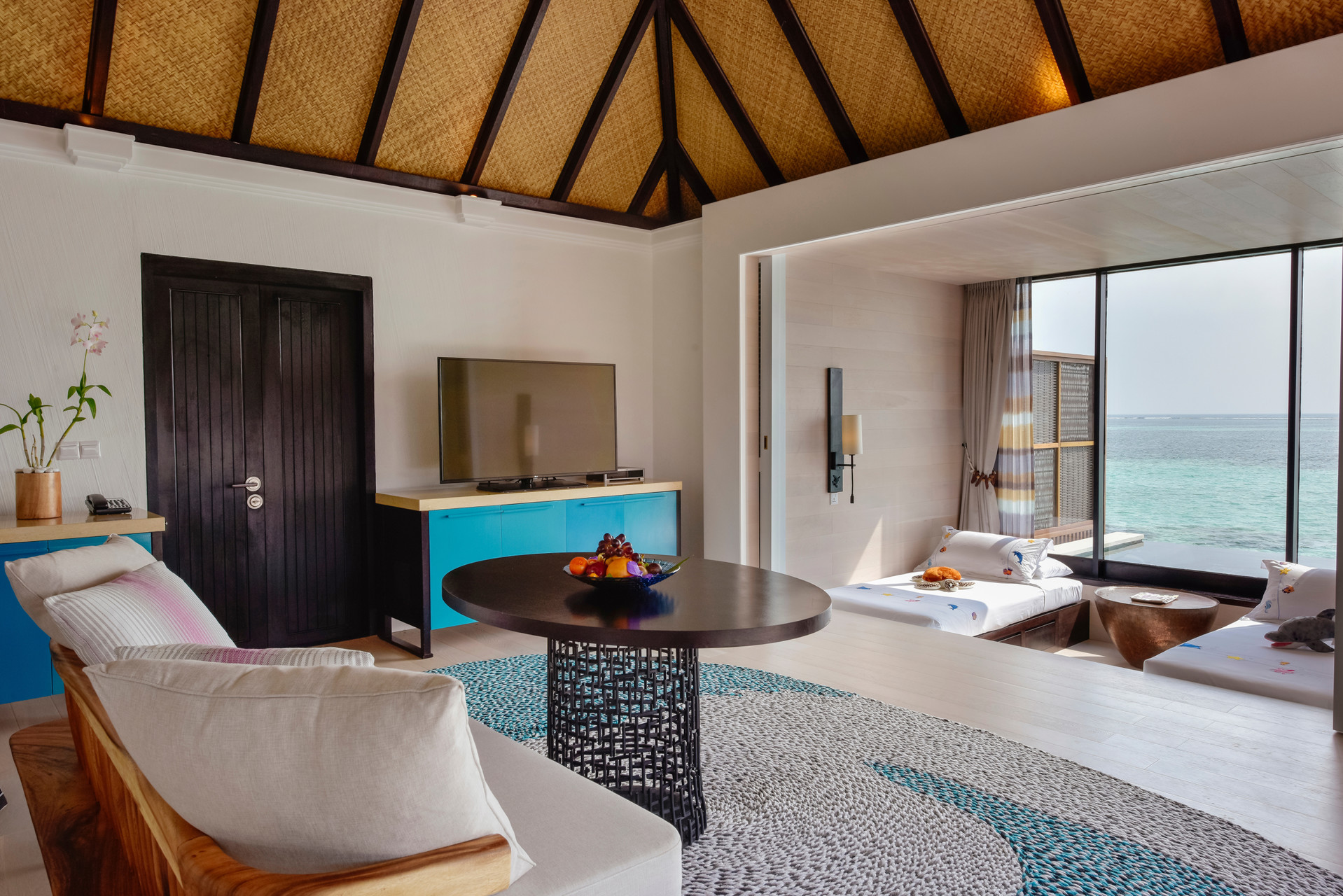 Family Water Villa with Pool