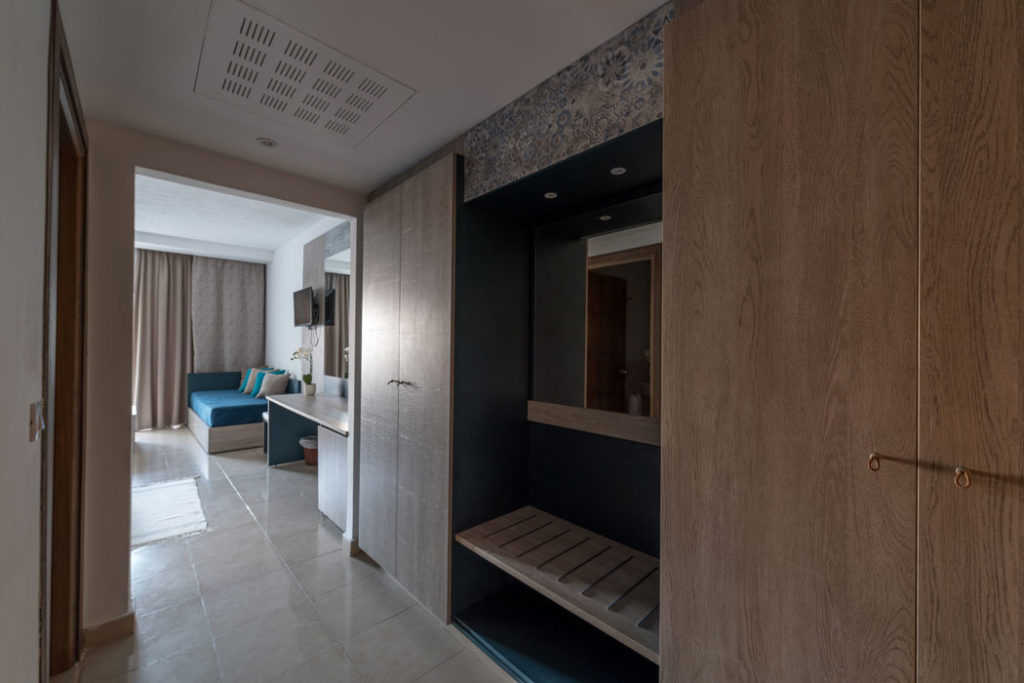 SUITE ROOM 