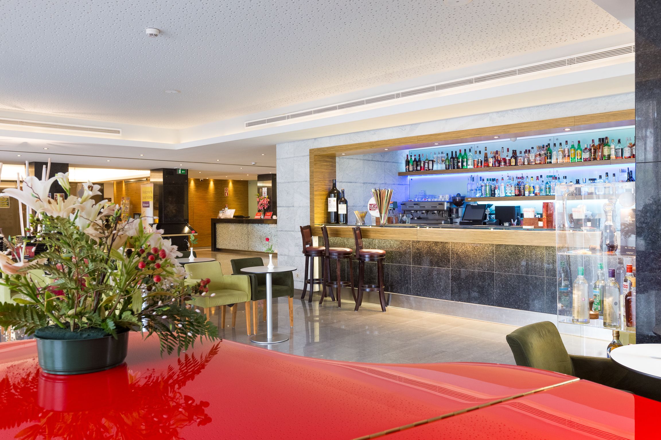 PIANO BAR