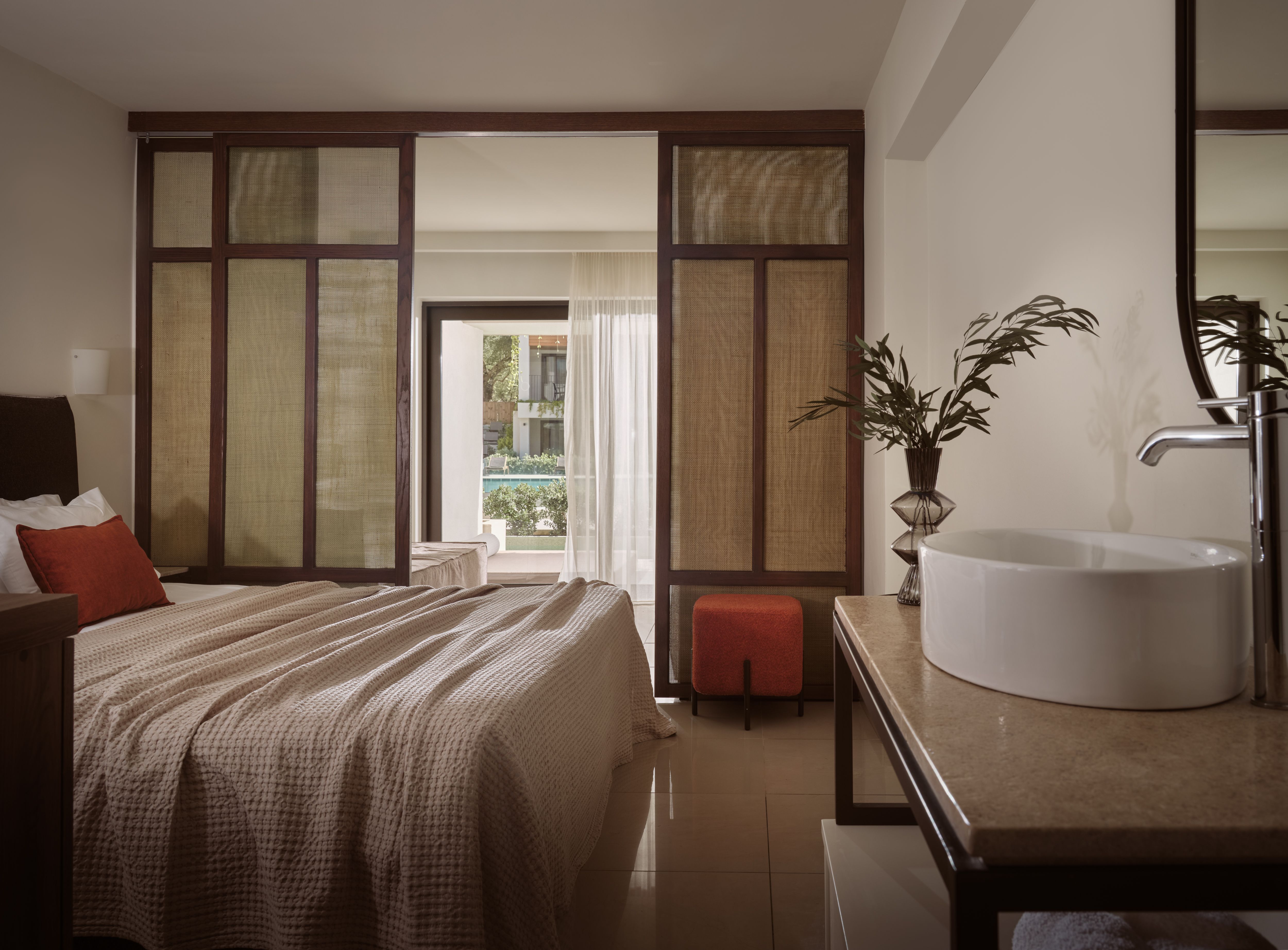 Deluxe 1 Bedroom Suite with Sharing Pool
