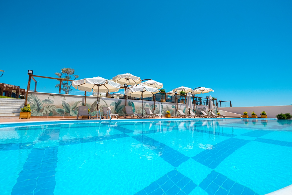 Piscina deschisă