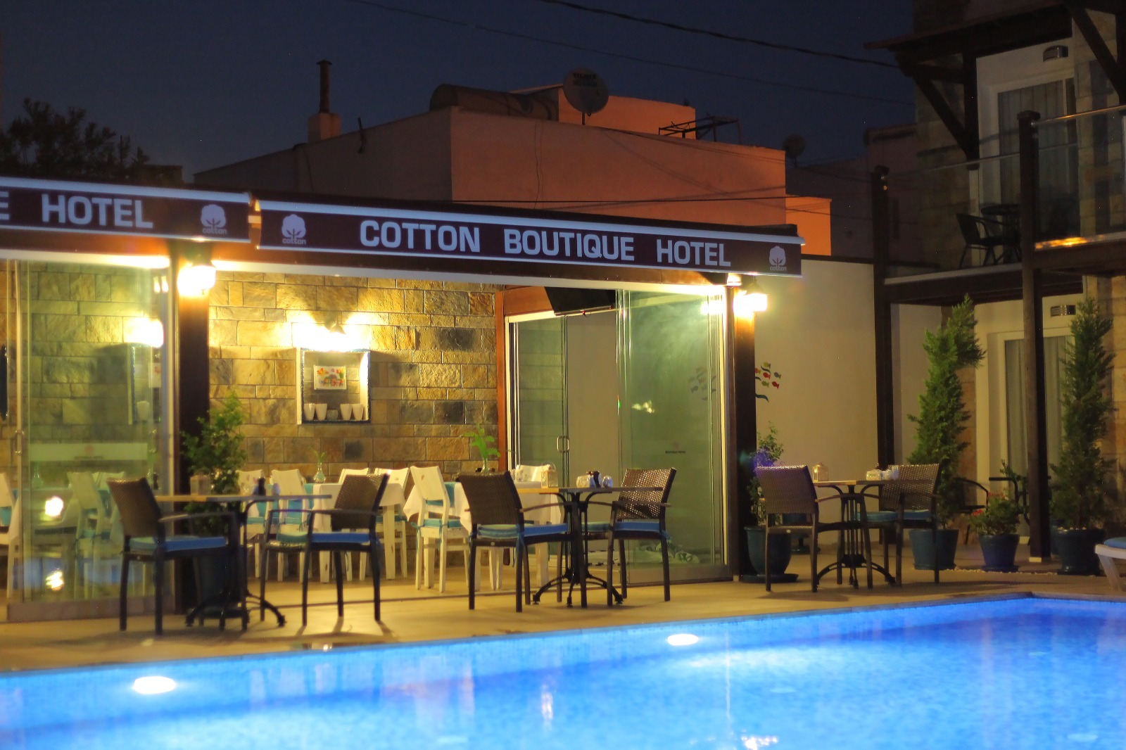 Cotton Boutique Breakfast Saloon