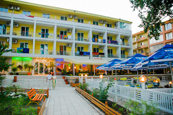 Mamaia, Hotel Central, exterior.jpg