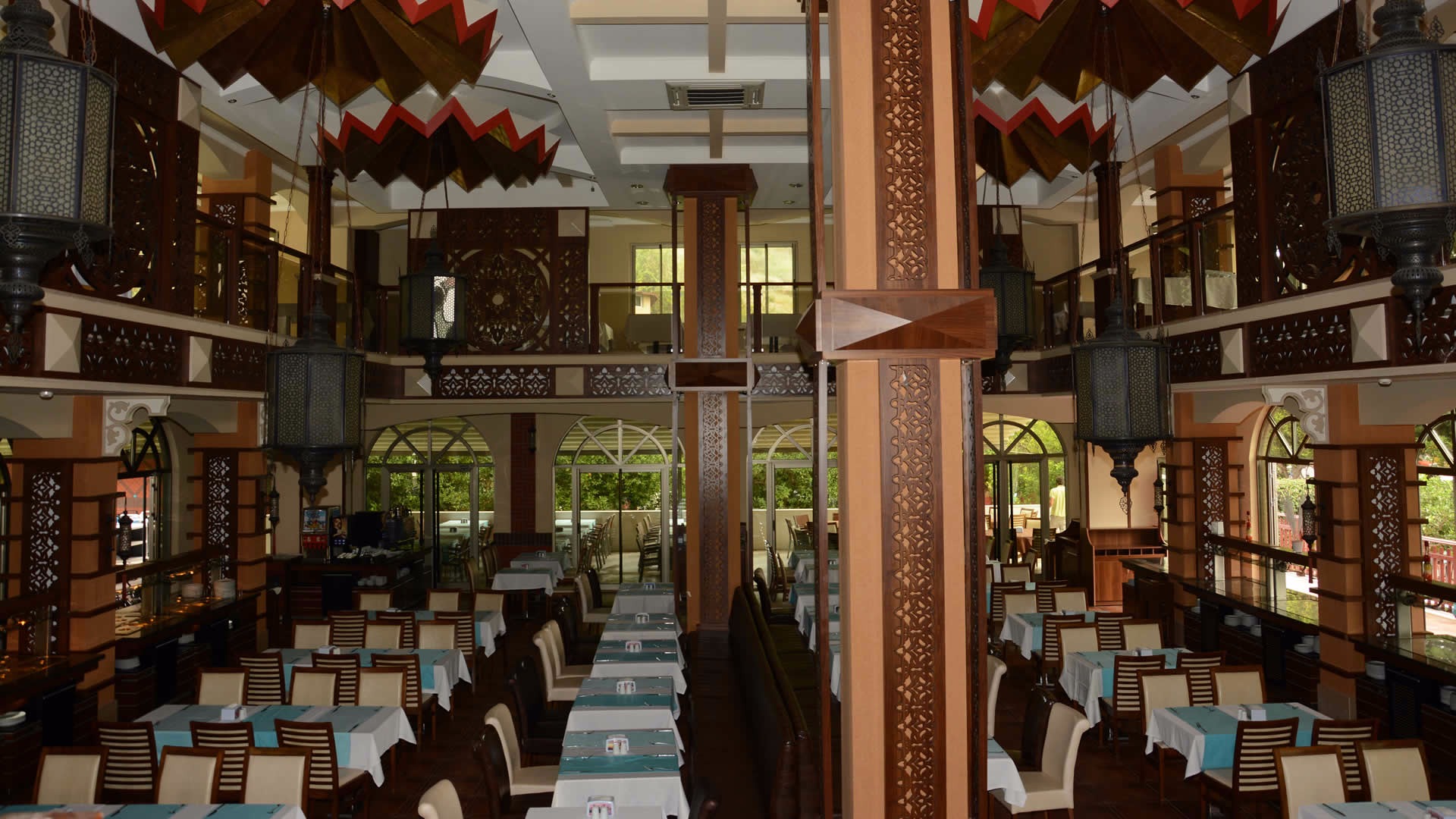 MAIN RESTAURANT