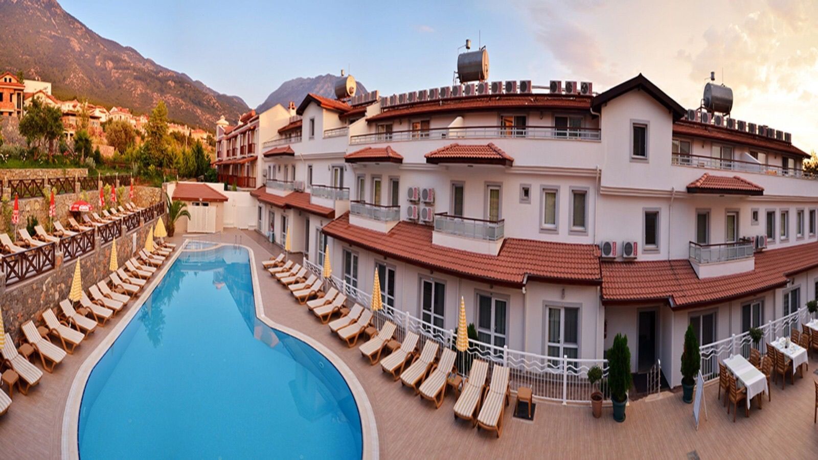 Piscina deschisă