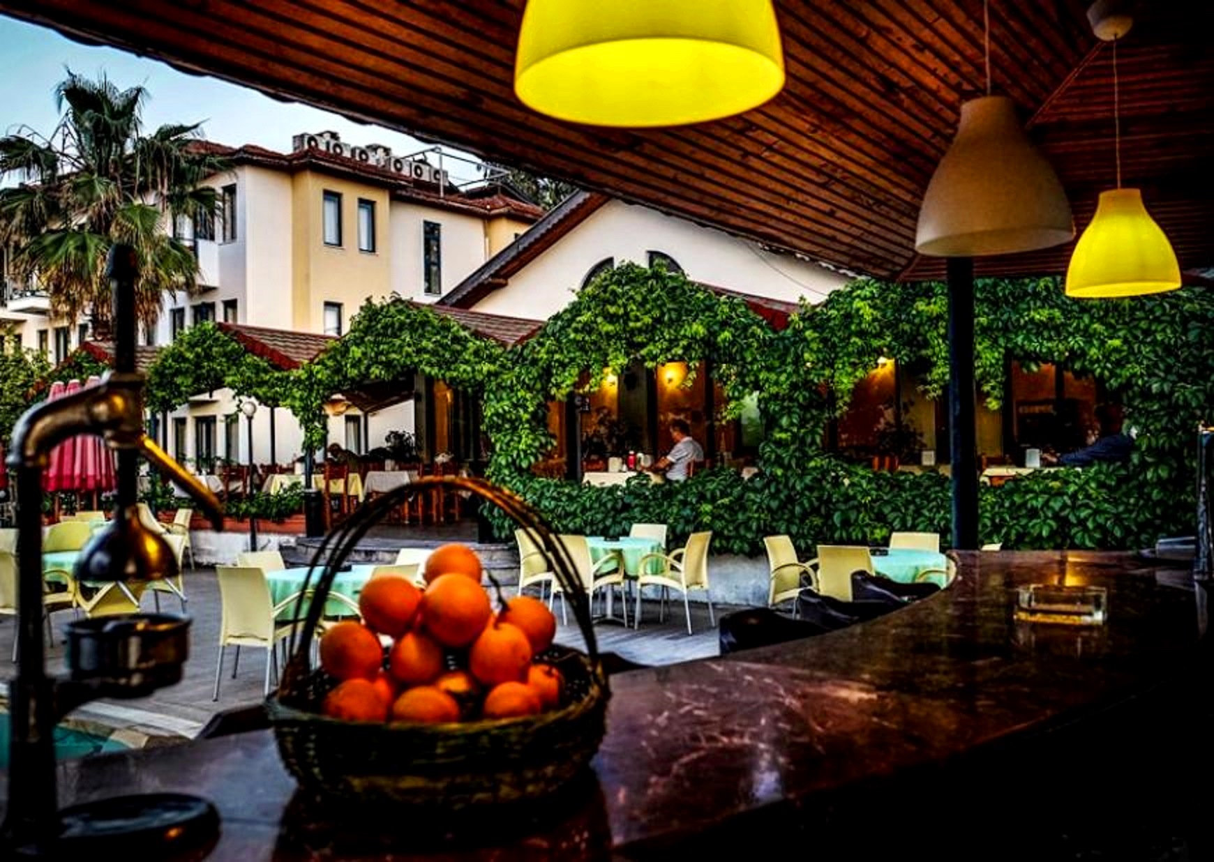 Pool Bar