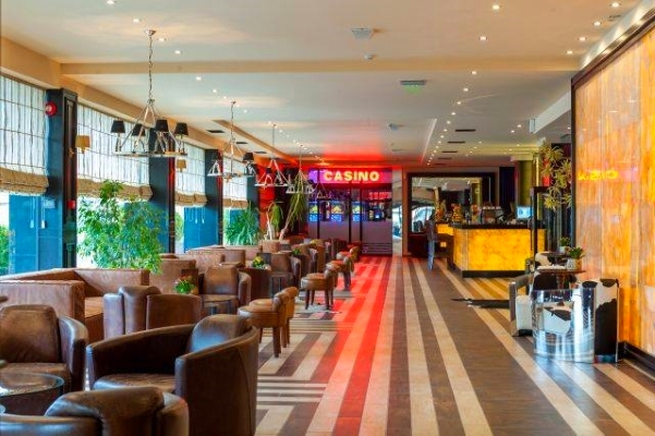 Bansko, Grand Hotel Bansko, lobby.jpg