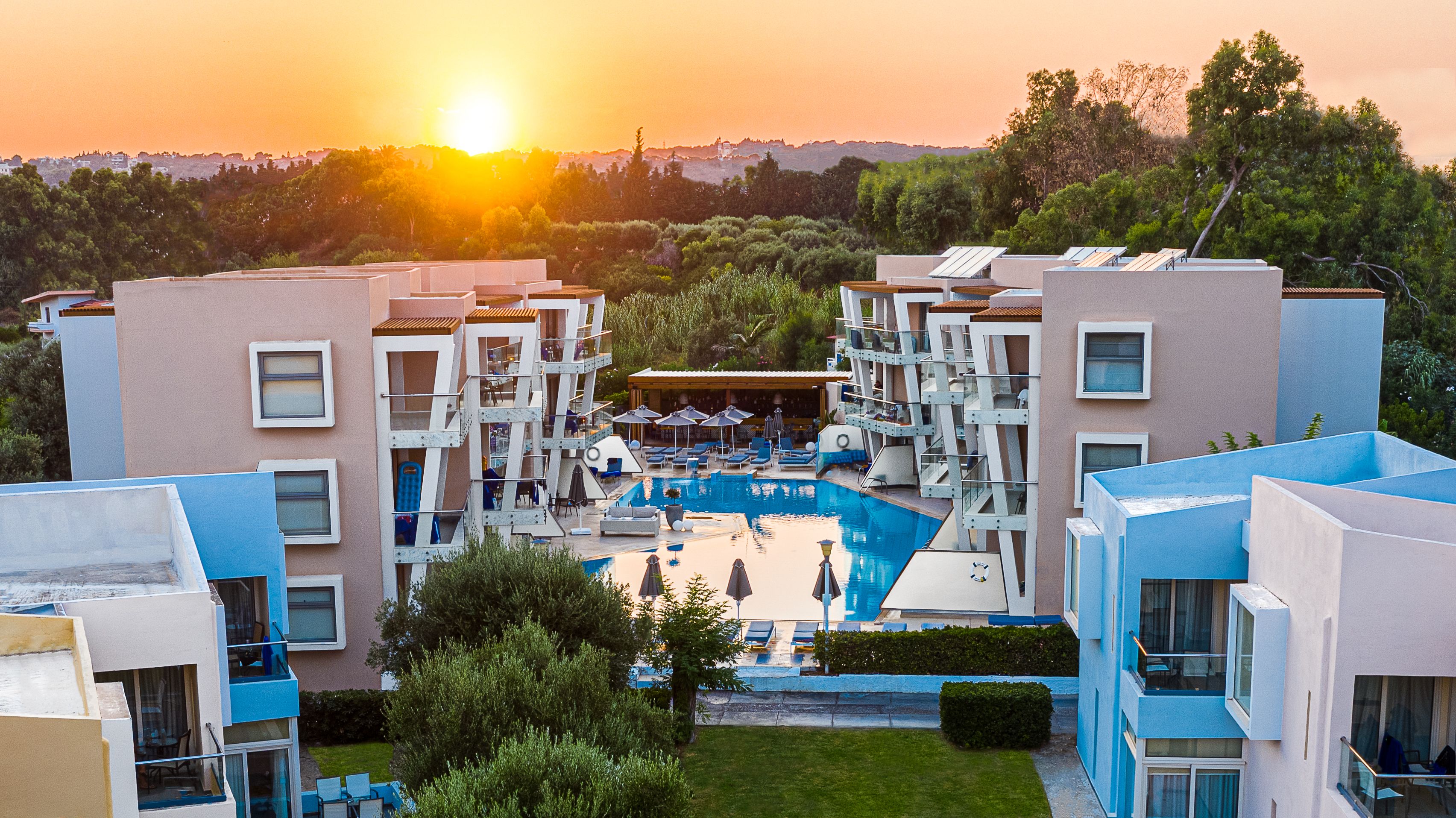 Bungalow Pool View with Balcony