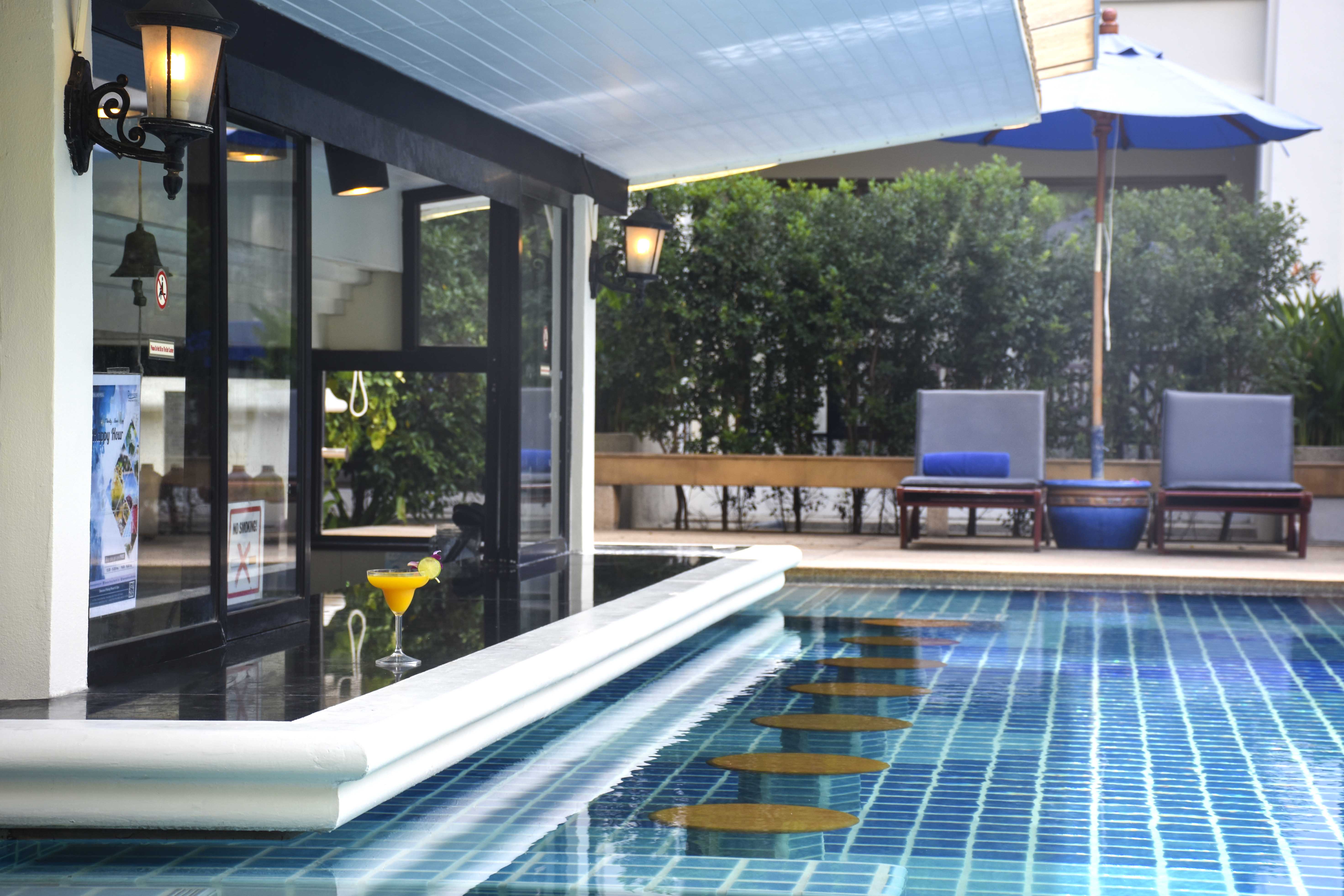 Pool Side Bars