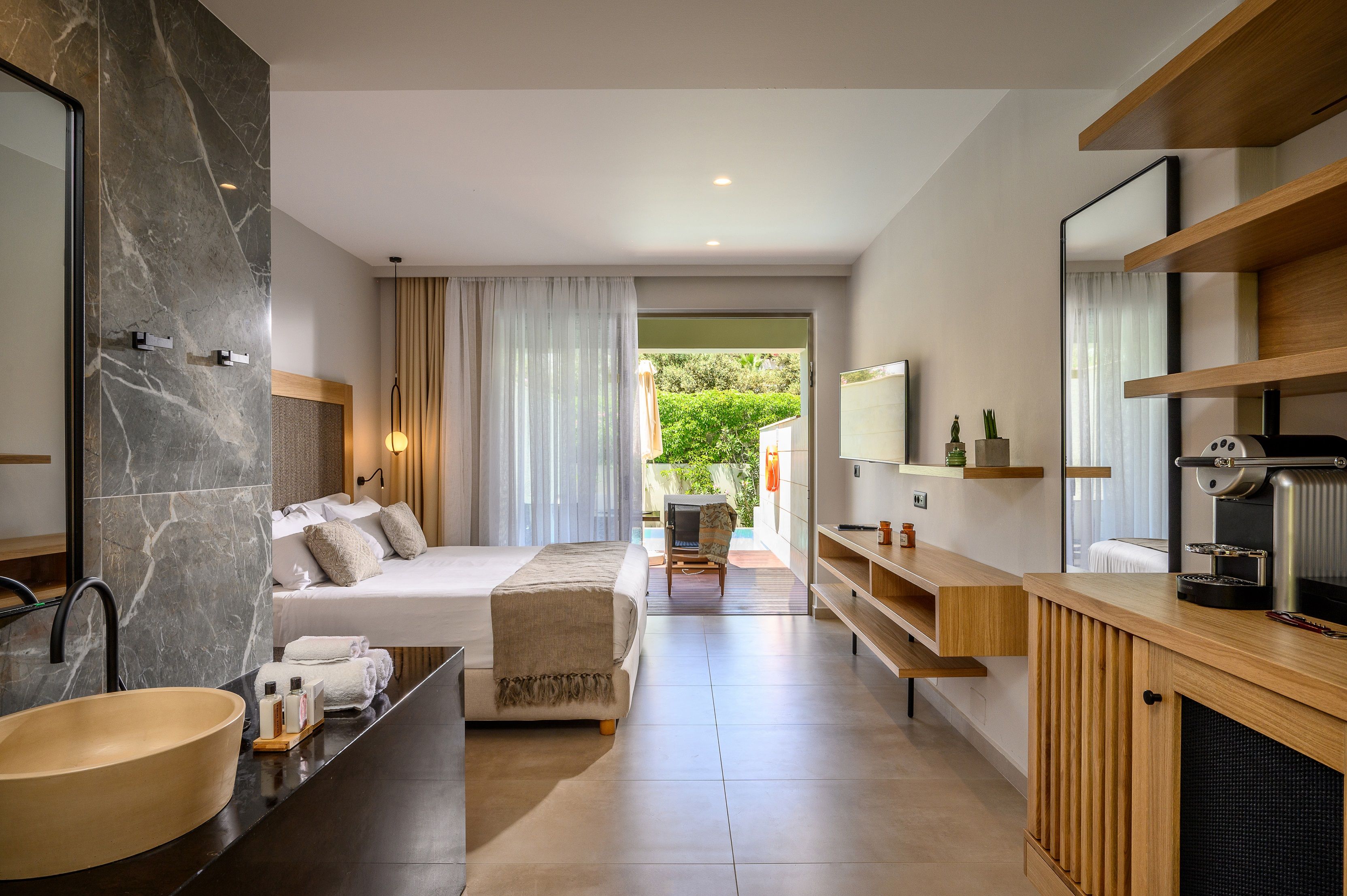 SUITE PRIVATE POOL