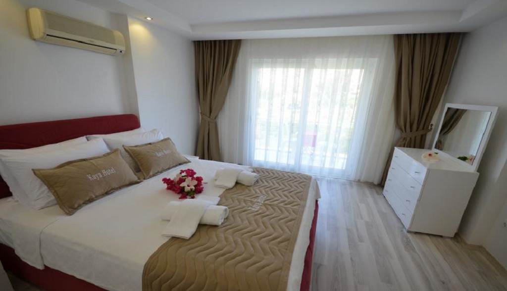 Standart Kara Manzaralı Oda
