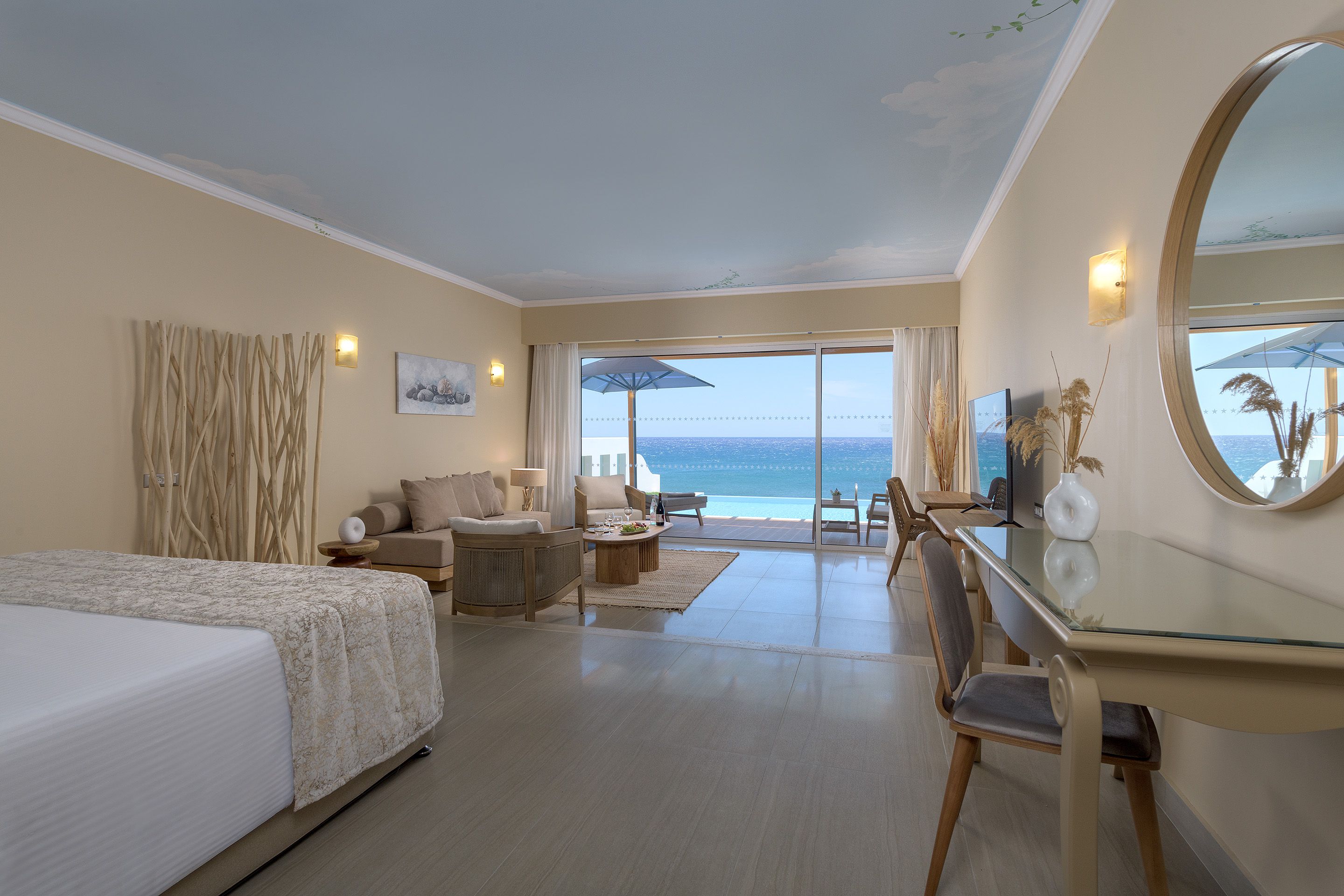 Platinum Beach Junior Suite SV with Pool - Signature Collection