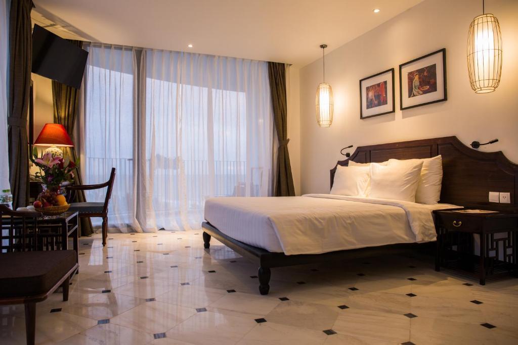 EXECUTIVE SUITE SEA VIEW BALCONY 