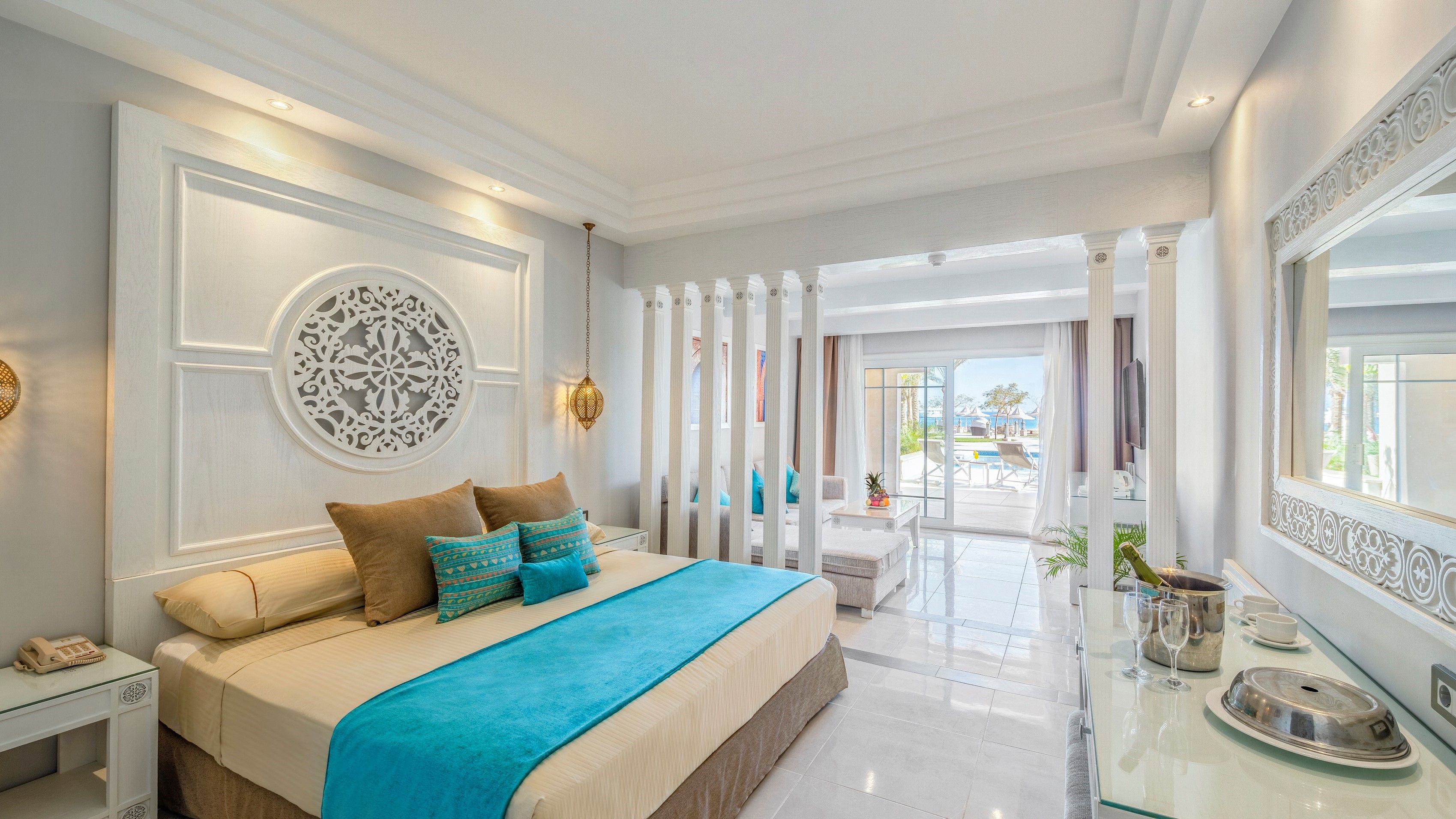 Suite (Pool Access)