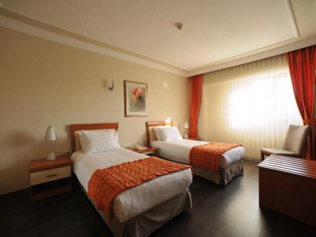 STANDARD DOUBLE ROOM