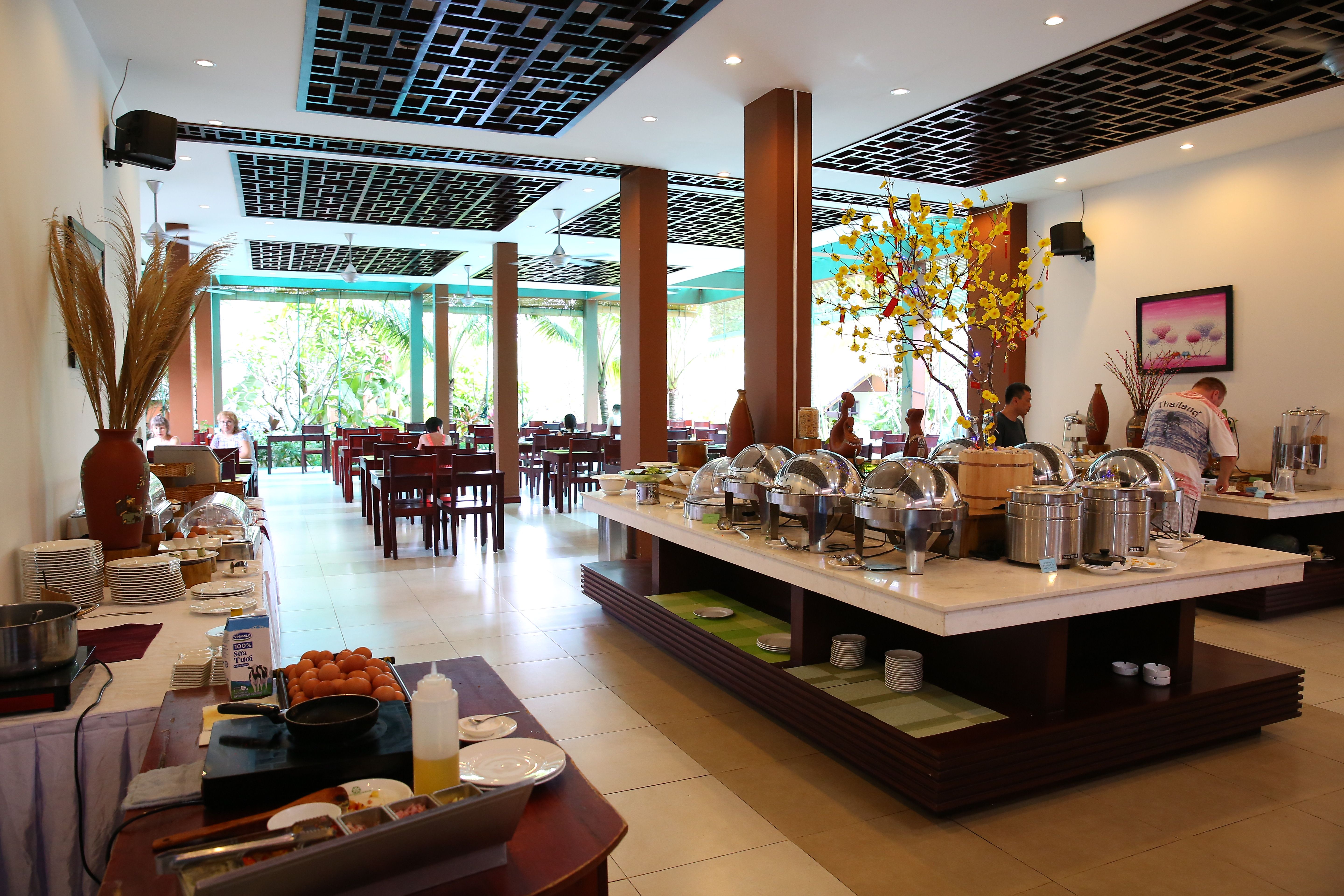 buffet breakfast
