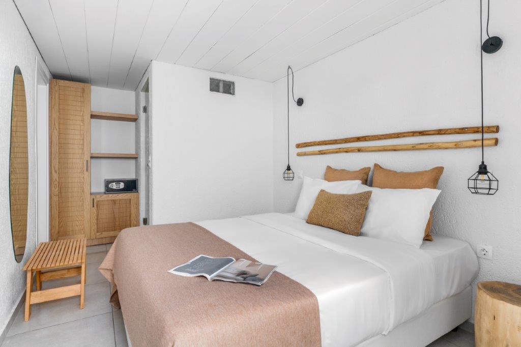 Comfort Double with Jetted Tub