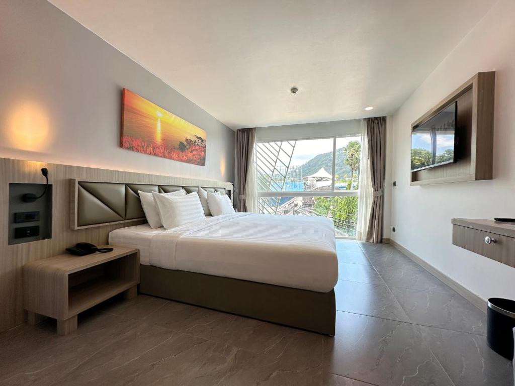 Premium Superior King Mountain View