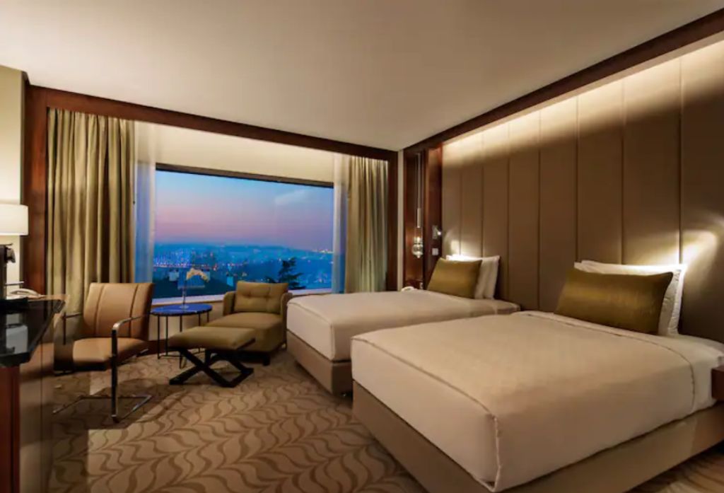 FAMILY SUITE CITY VIEW