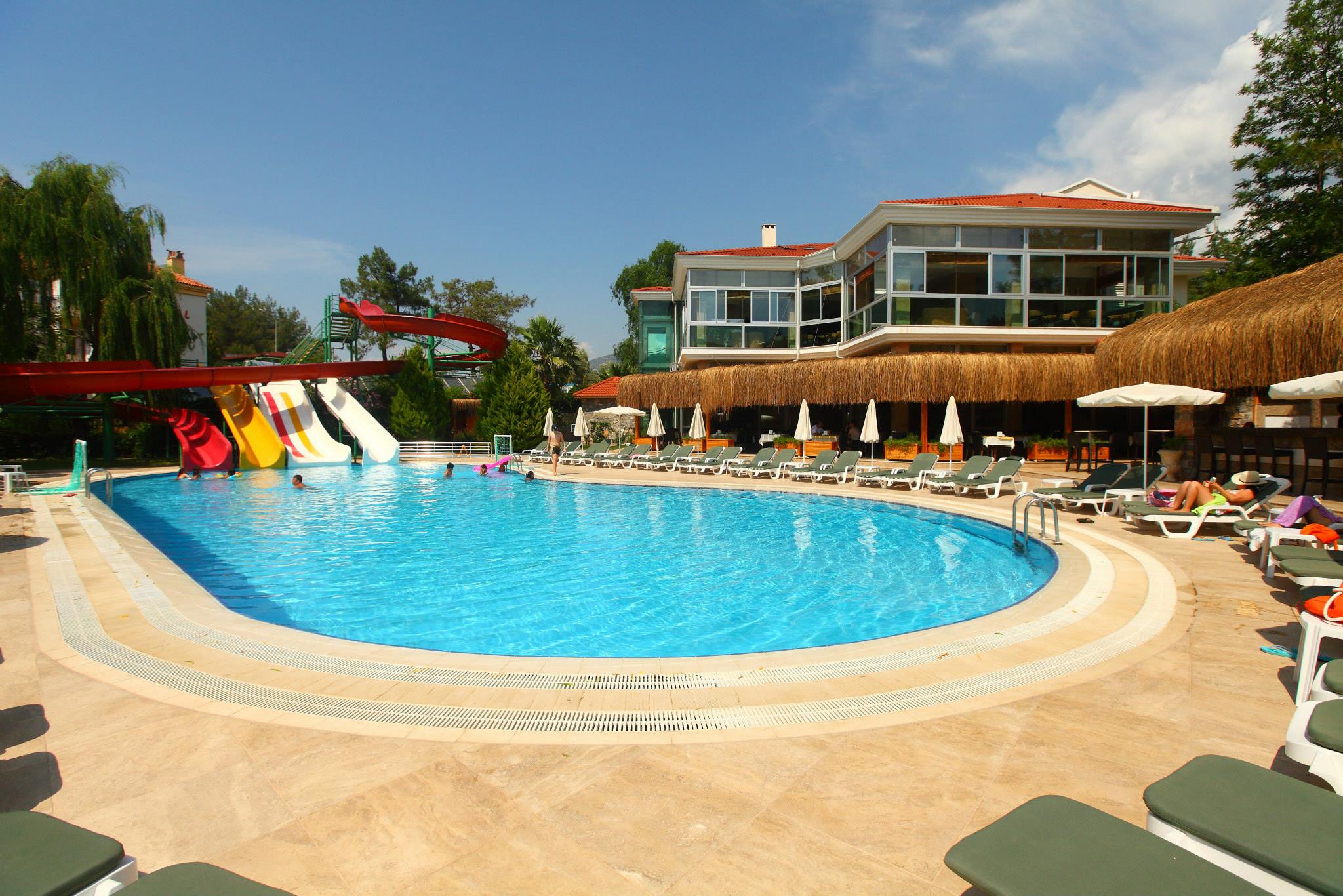 Piscina deschisă