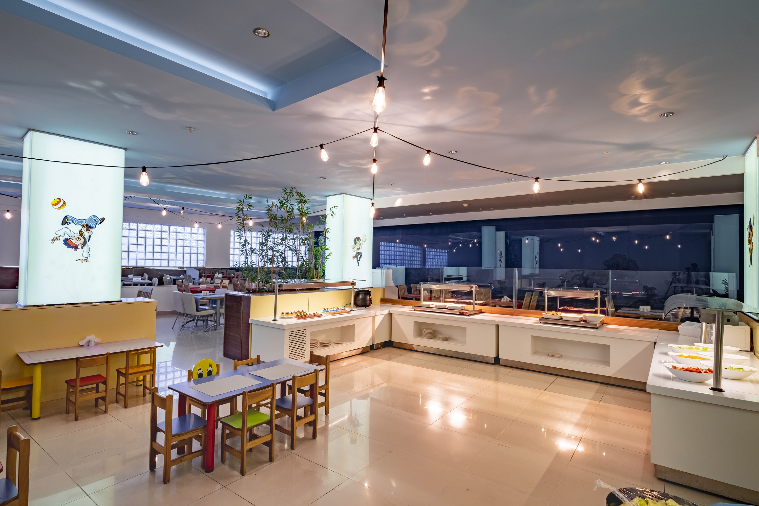 EAT MAIN RESTAURANT