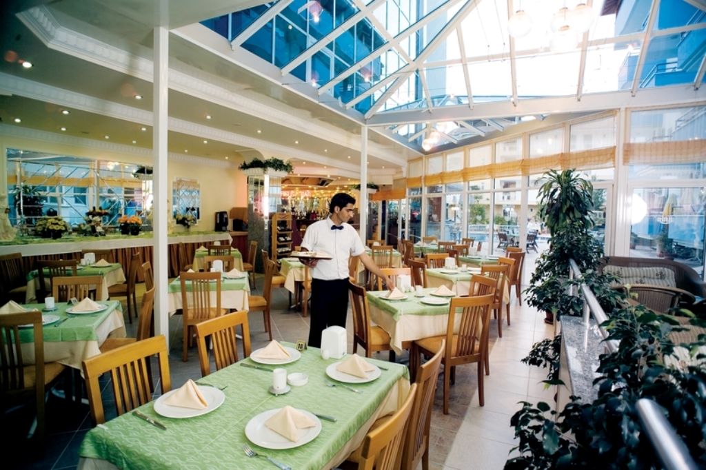 MAIN RESTAURANT