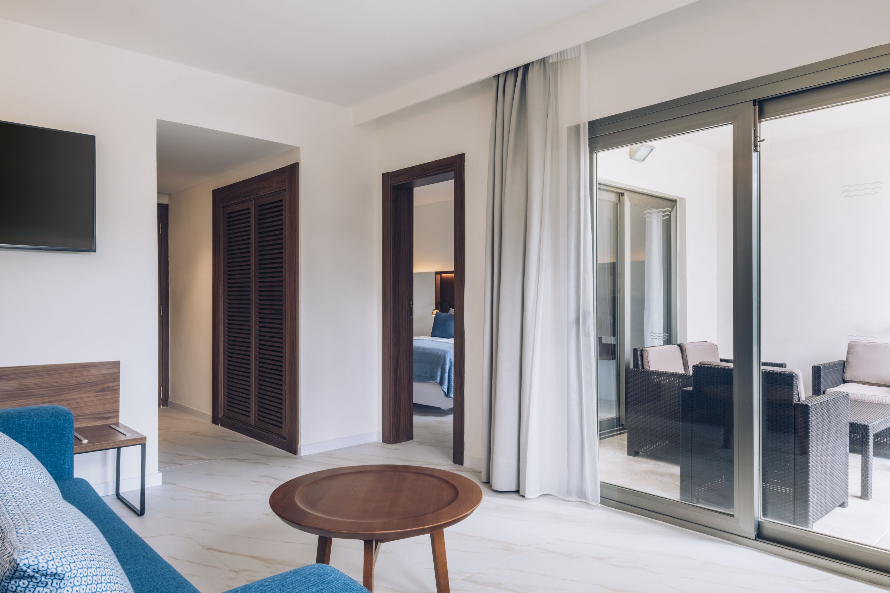 FAMILY SUITE BASIC