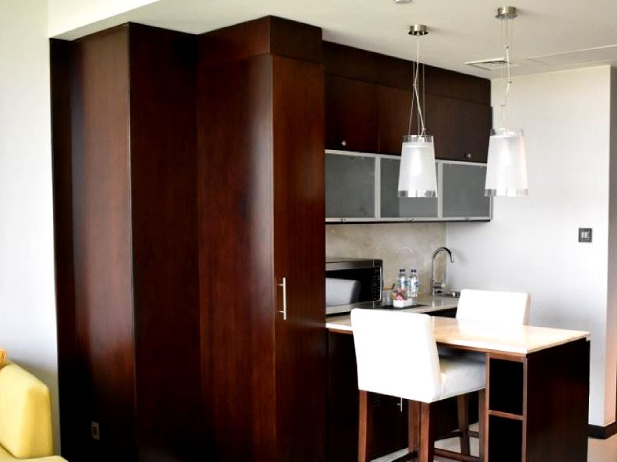 ONE BEDROOM SUITE WITH KITCHENETTE